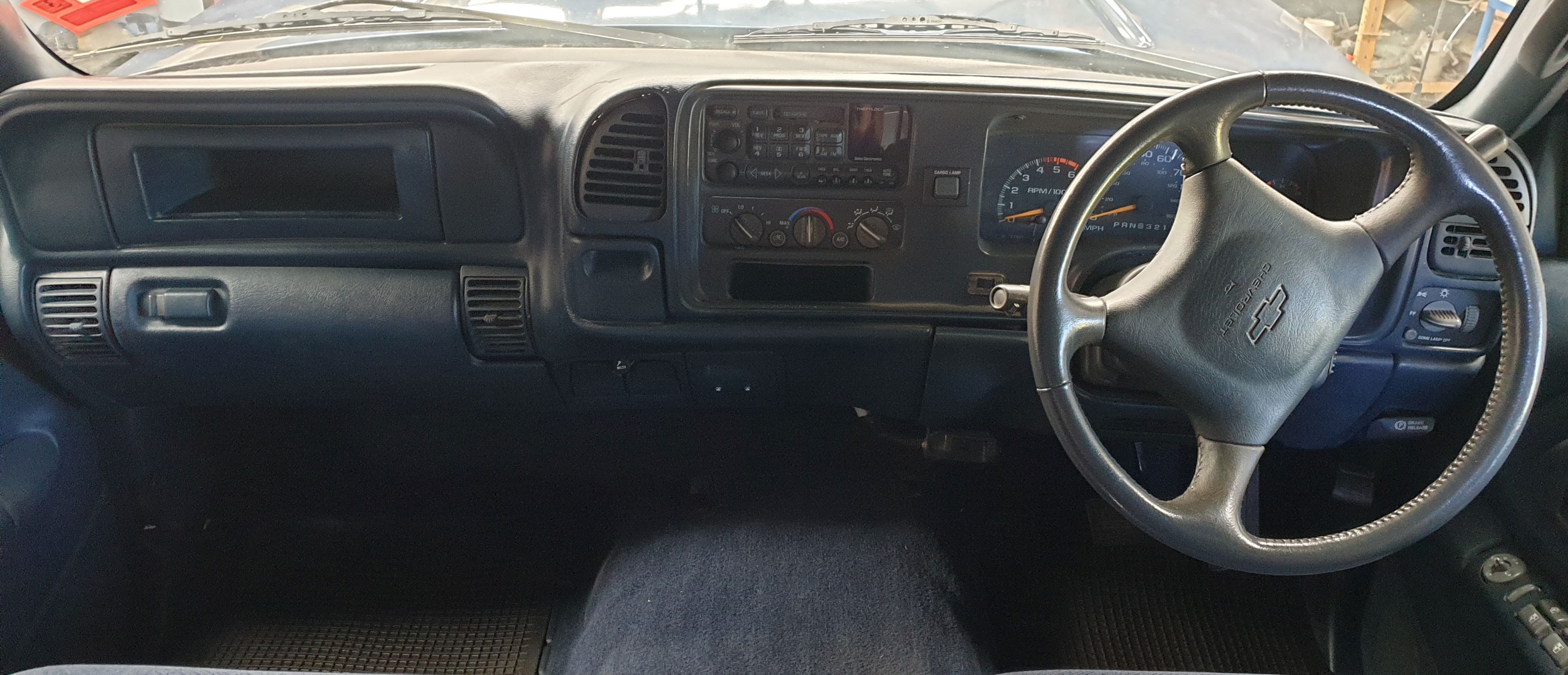 1996 CHEVROLET SILVERADO C3500 CREWCAB PICK UP