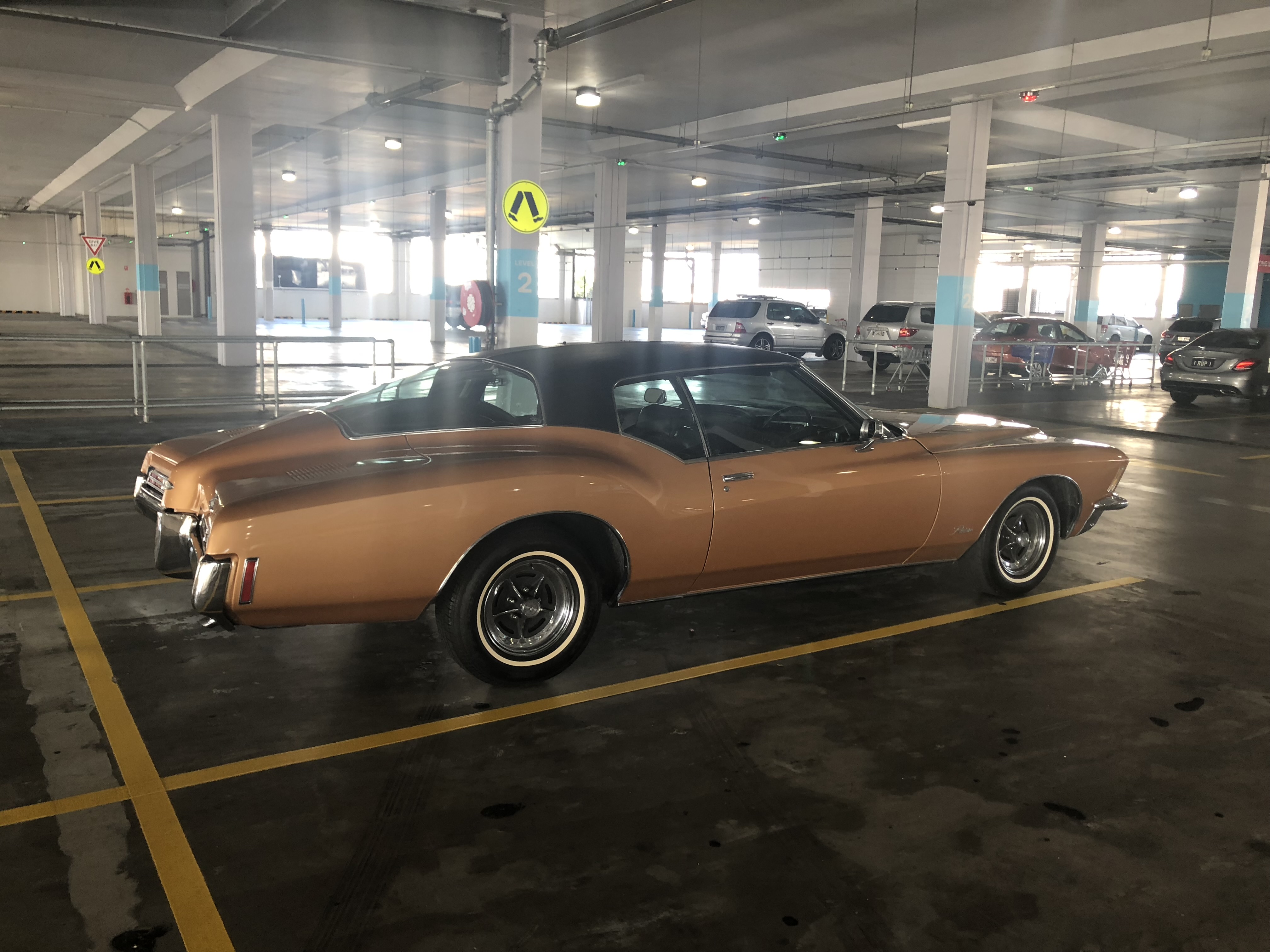 1971 BUICK RIVIERA BOATTAIL COUPE