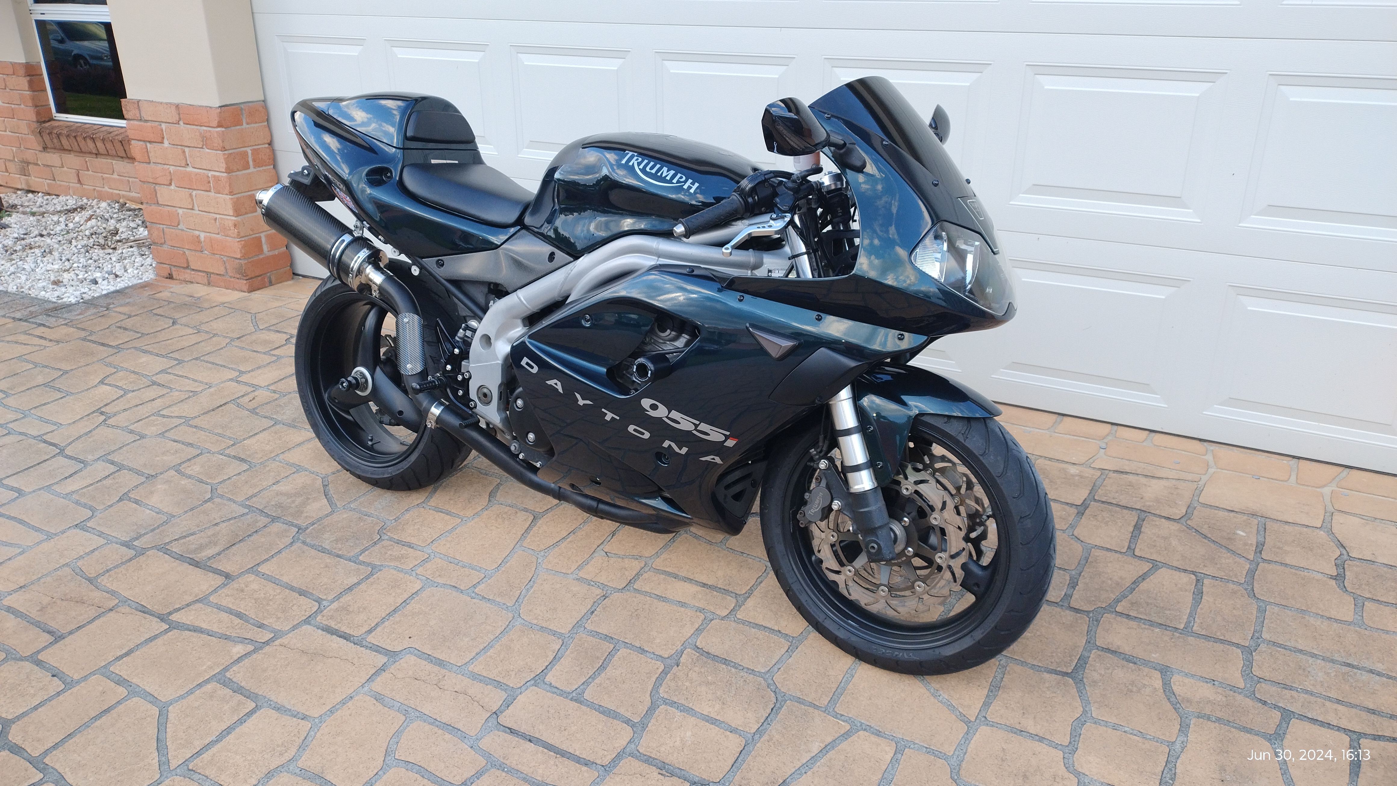 2002 TRIUMPH 955i DAYTONA CENTENNIAL SPORTS