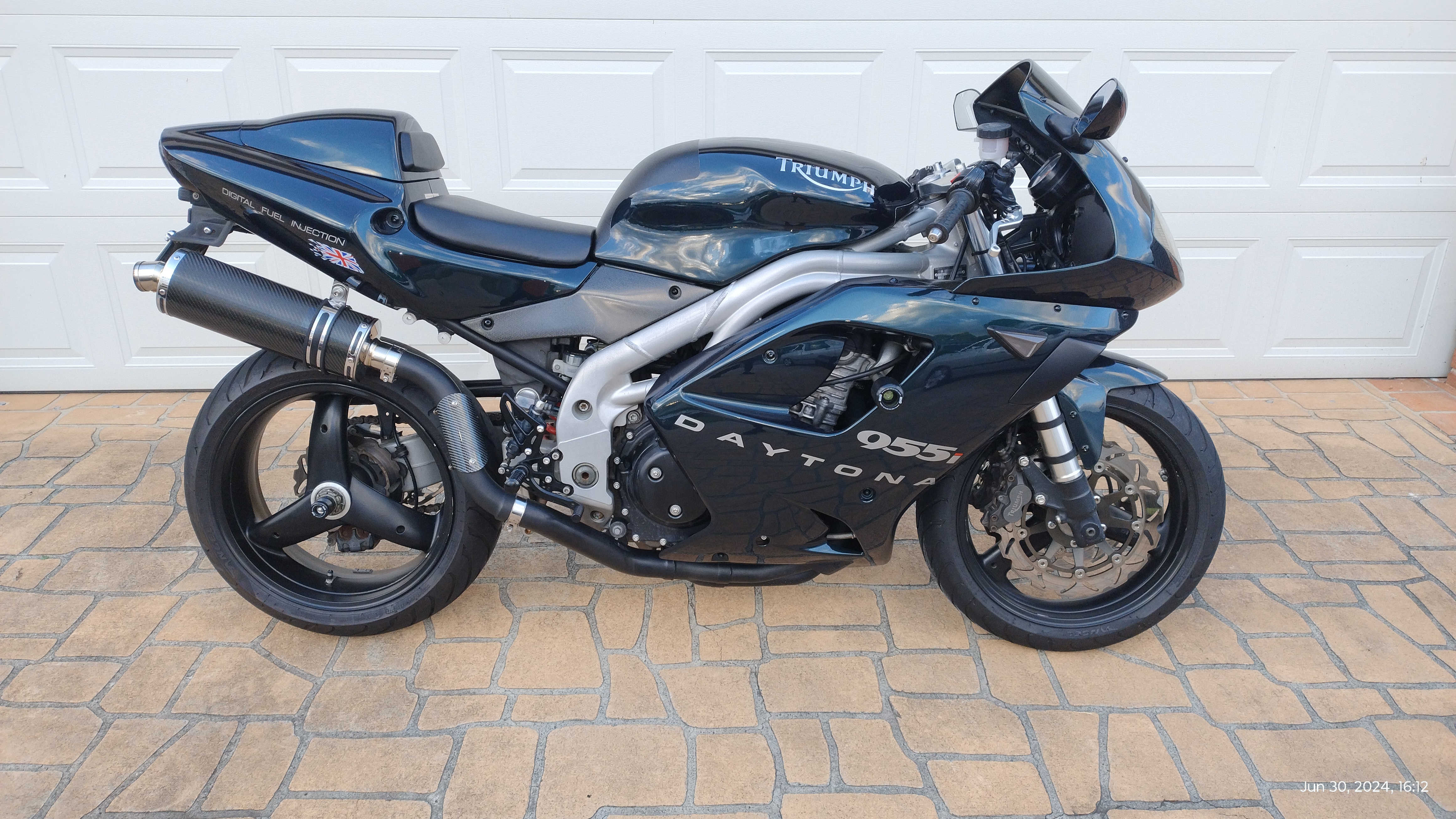 2002 TRIUMPH 955i DAYTONA CENTENNIAL SPORTS
