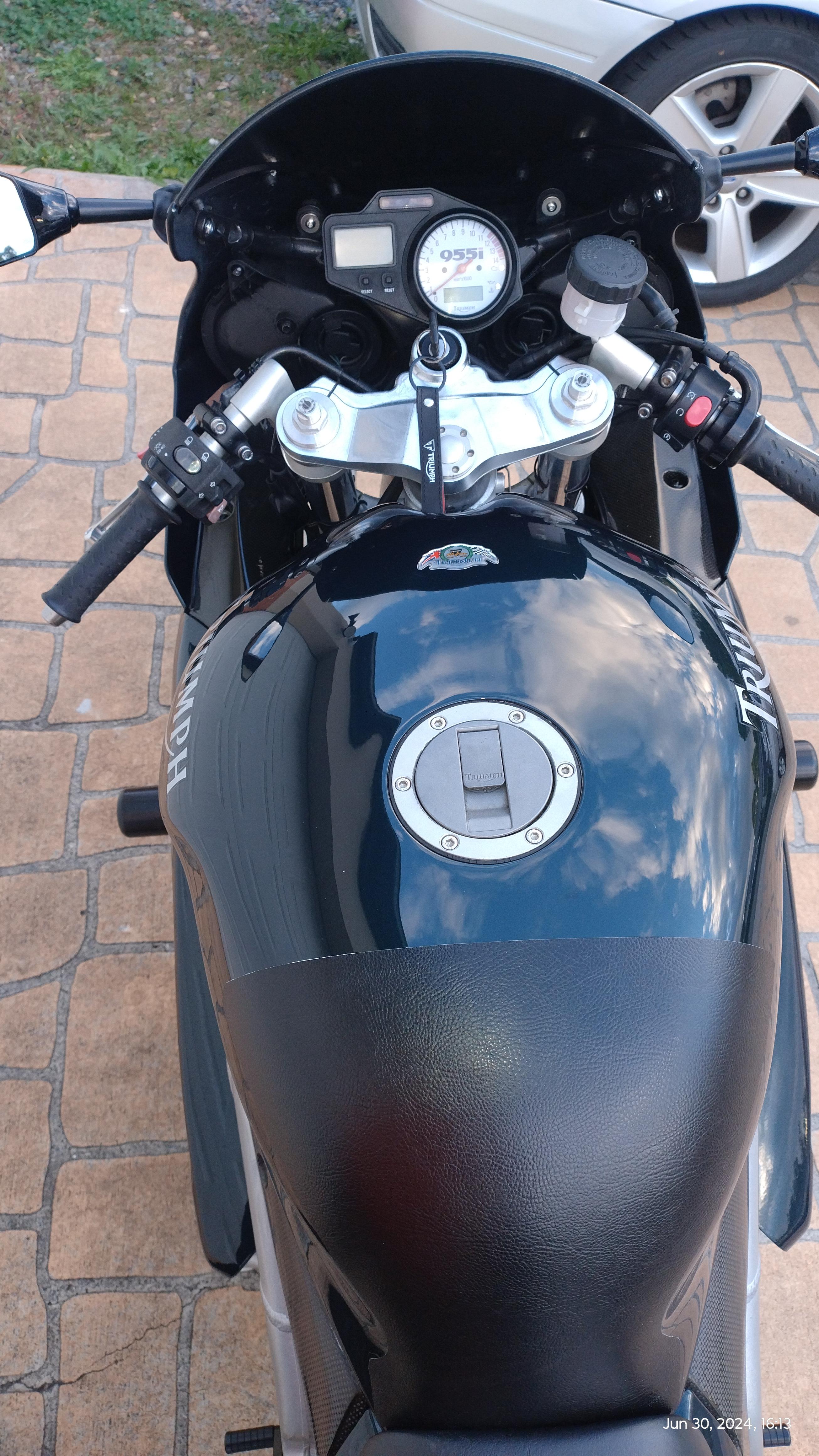 2002 TRIUMPH 955i DAYTONA CENTENNIAL SPORTS