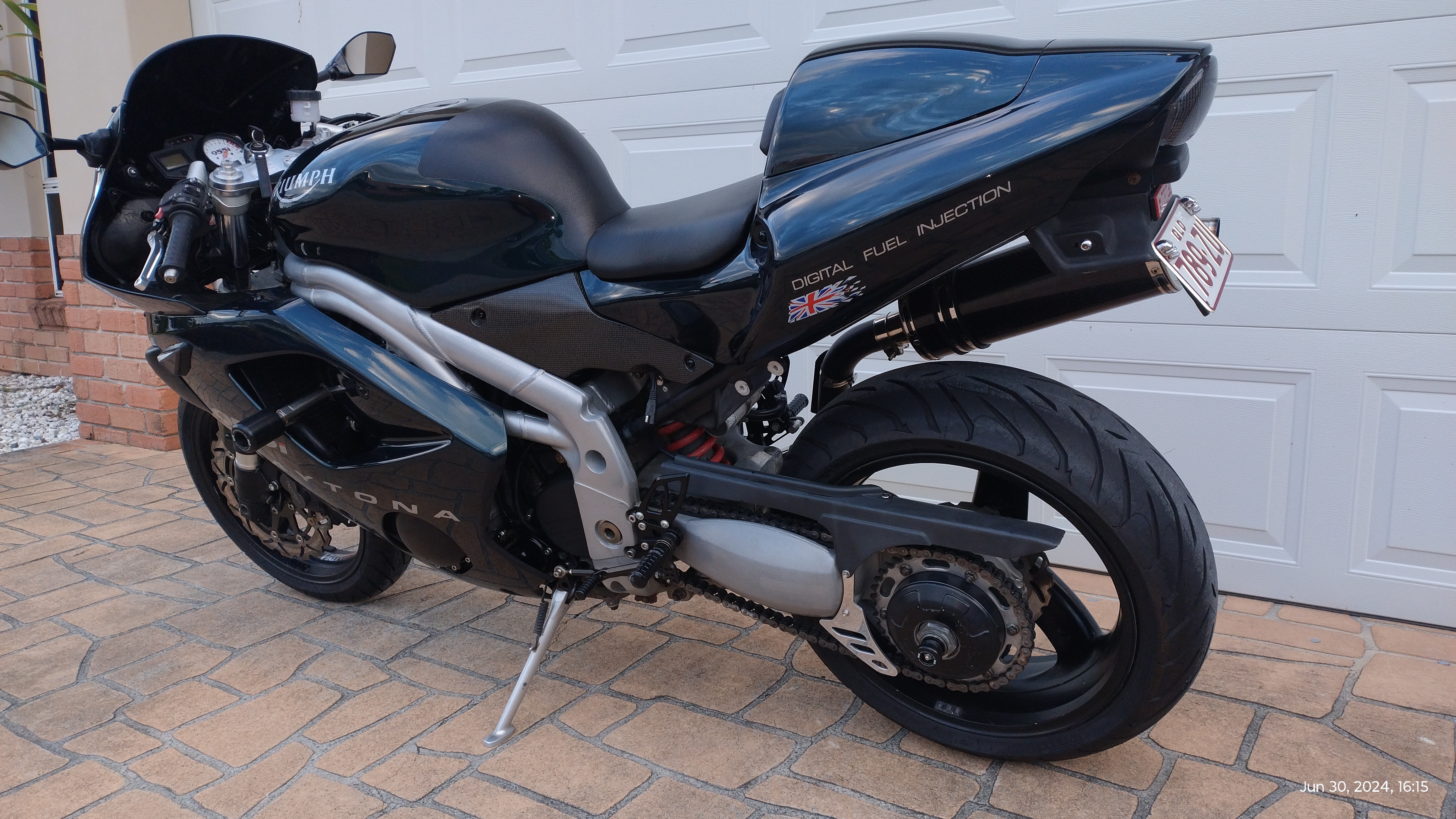 2002 TRIUMPH 955i DAYTONA CENTENNIAL SPORTS