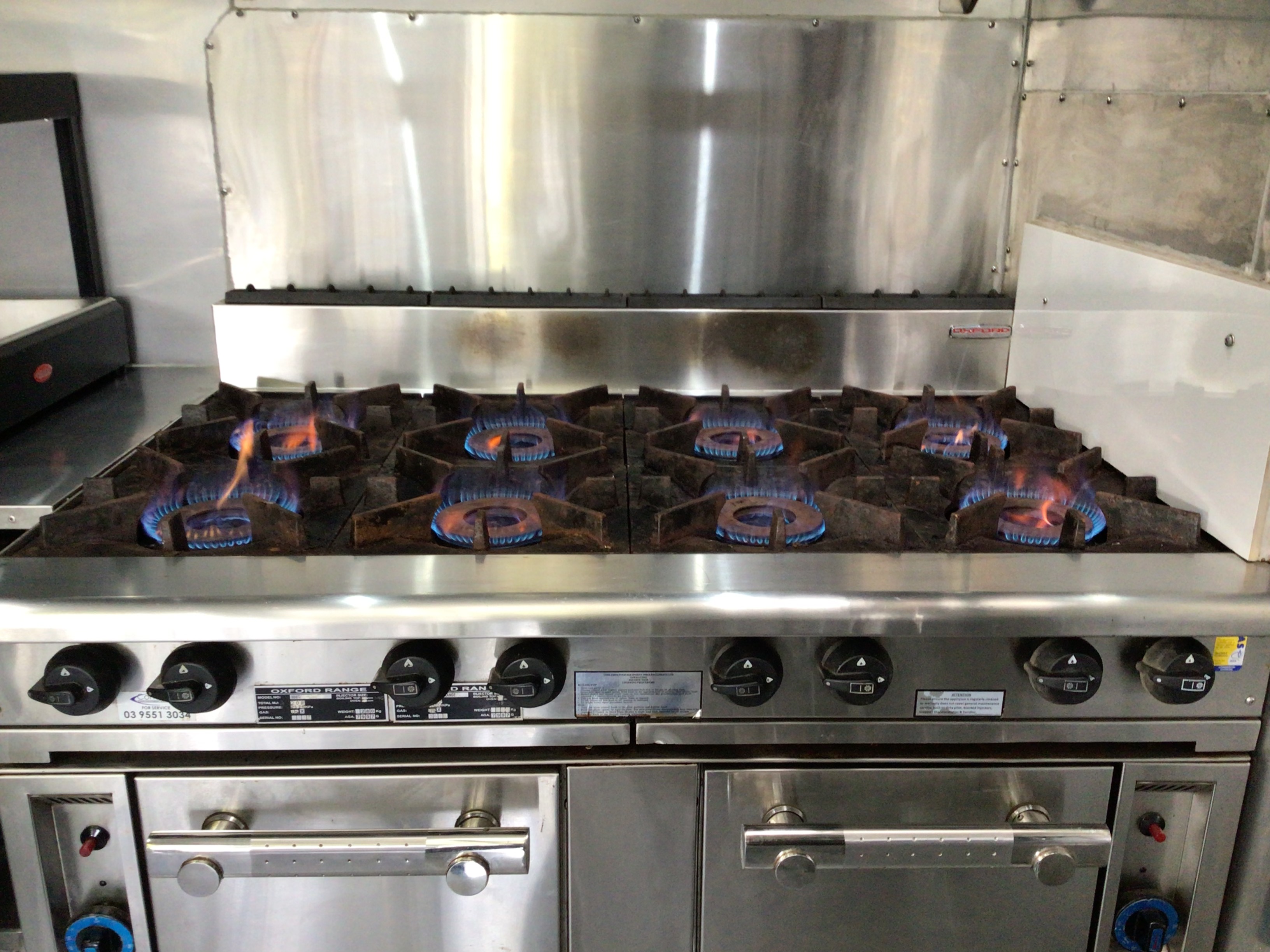  FOOD TRUCK/MOBILE/SITE CATERING KITCHEN 