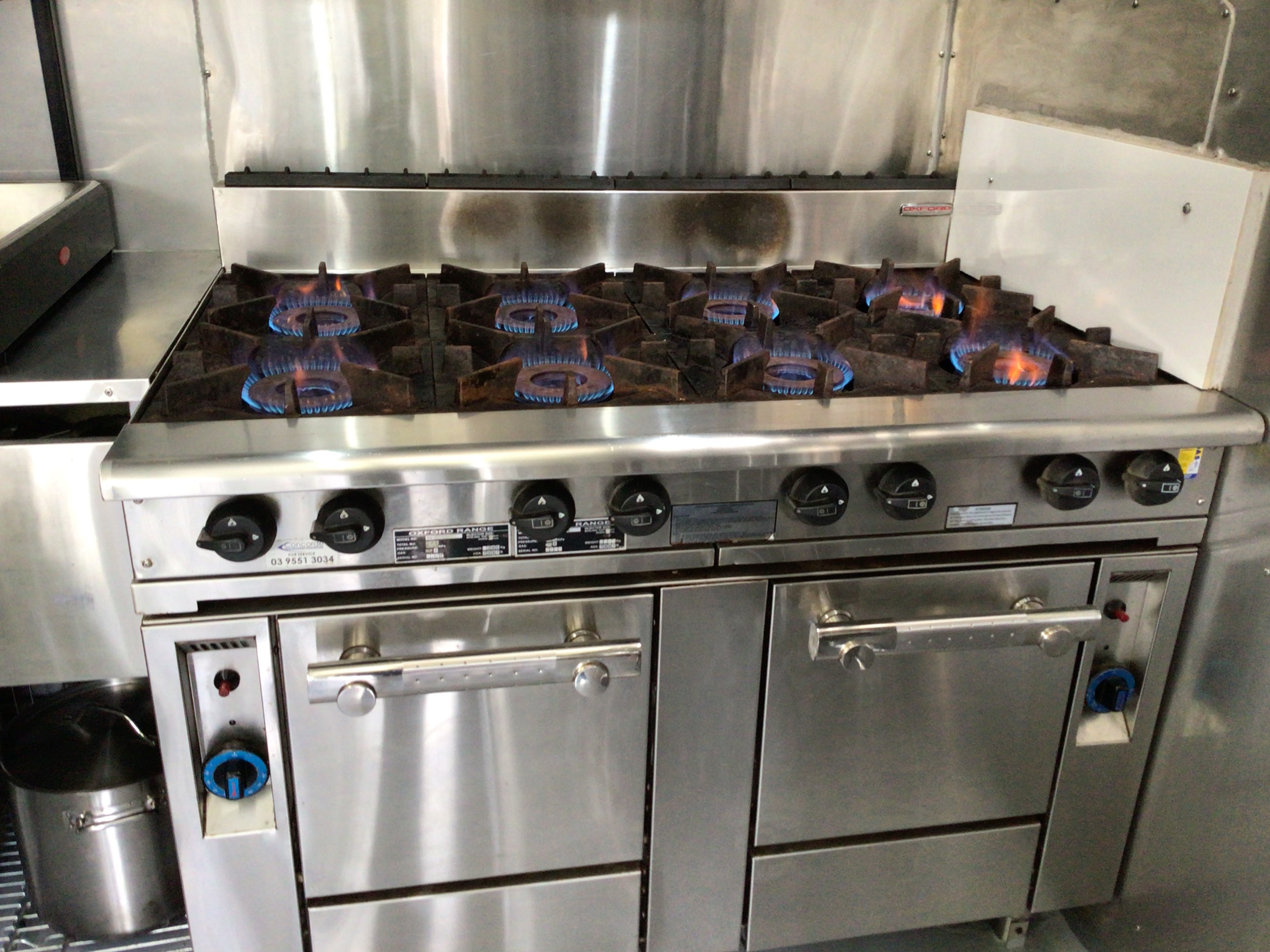  FOOD TRUCK/MOBILE/SITE CATERING KITCHEN 
