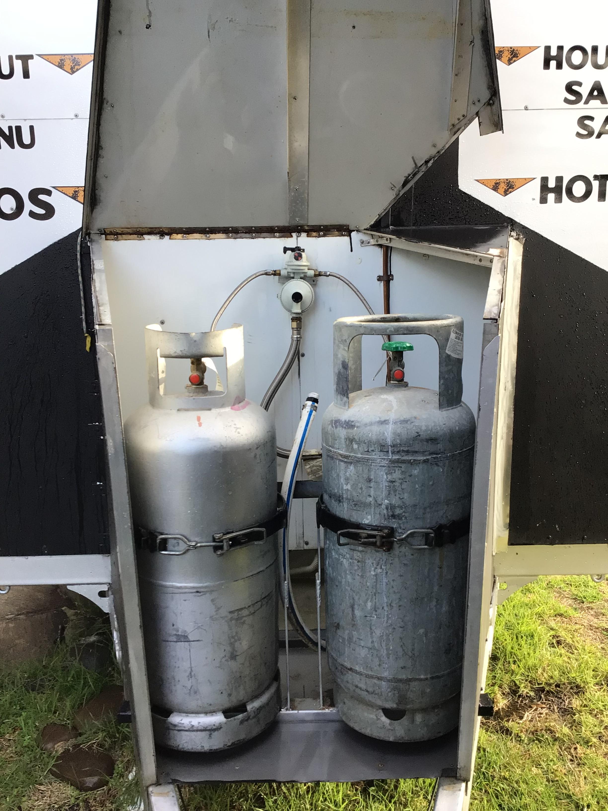  FOOD TRUCK/MOBILE/SITE CATERING KITCHEN 