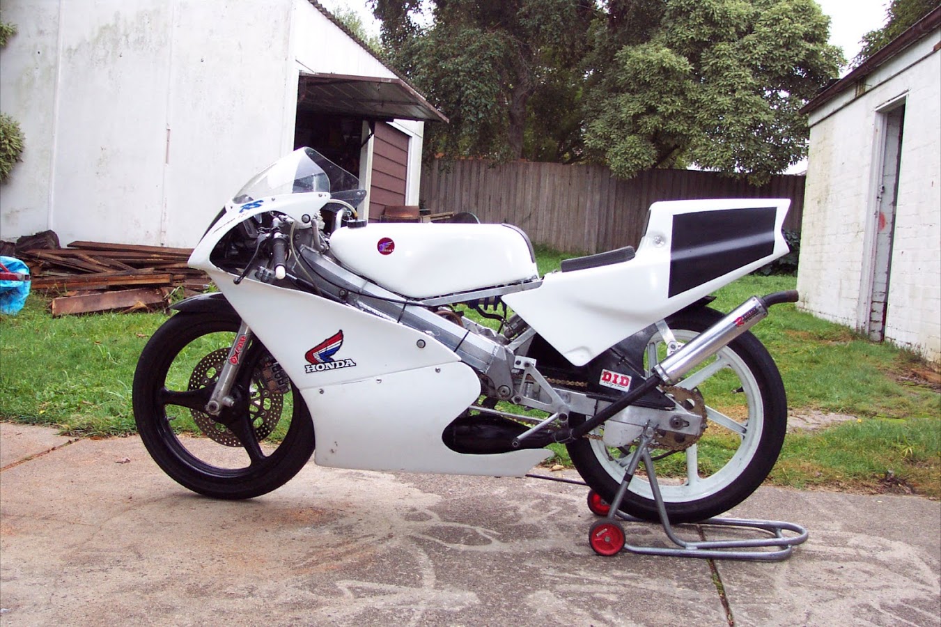 1993 HONDA RS125 NF4 ROAD RACE BIKE