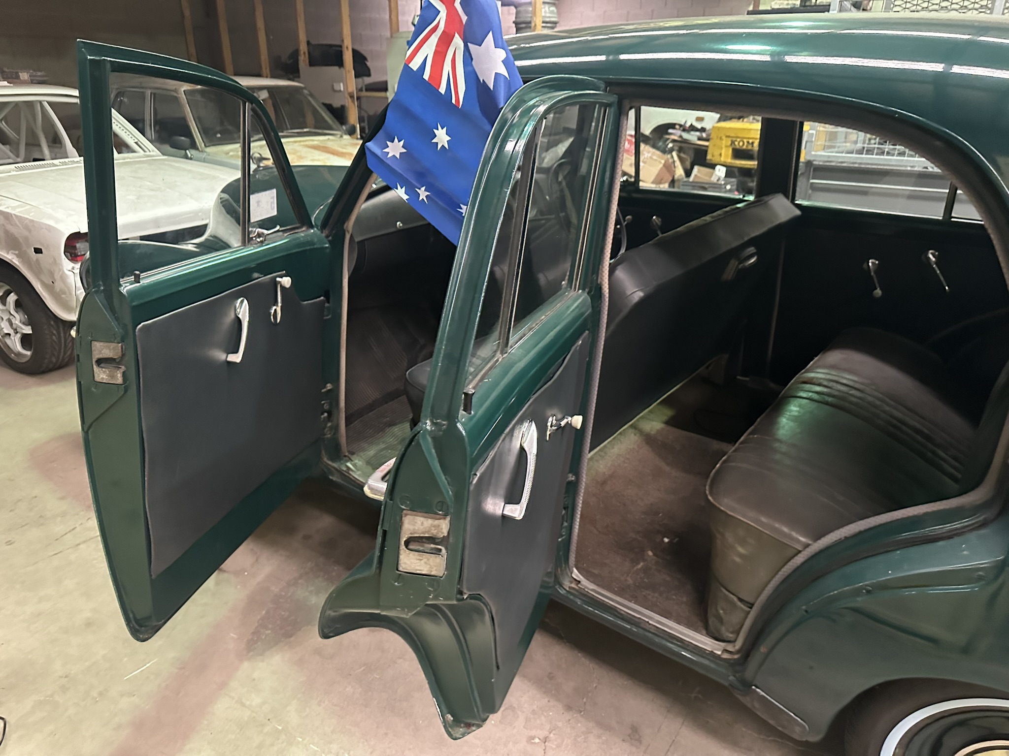 1950 HOLDEN 48-215 FX SEDAN
