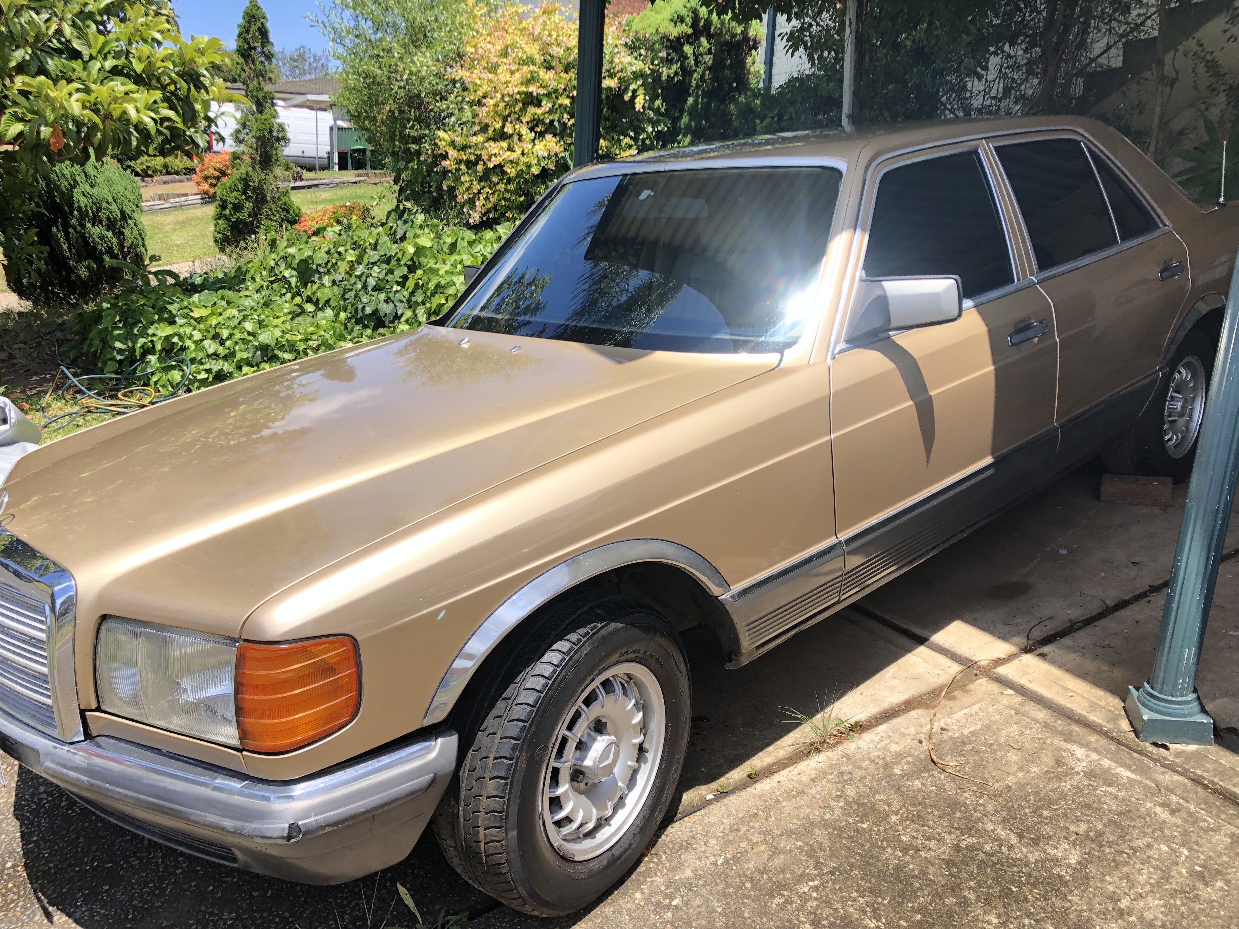 1983 MERCEDES-BENZ 280 W126 SE SEDAN