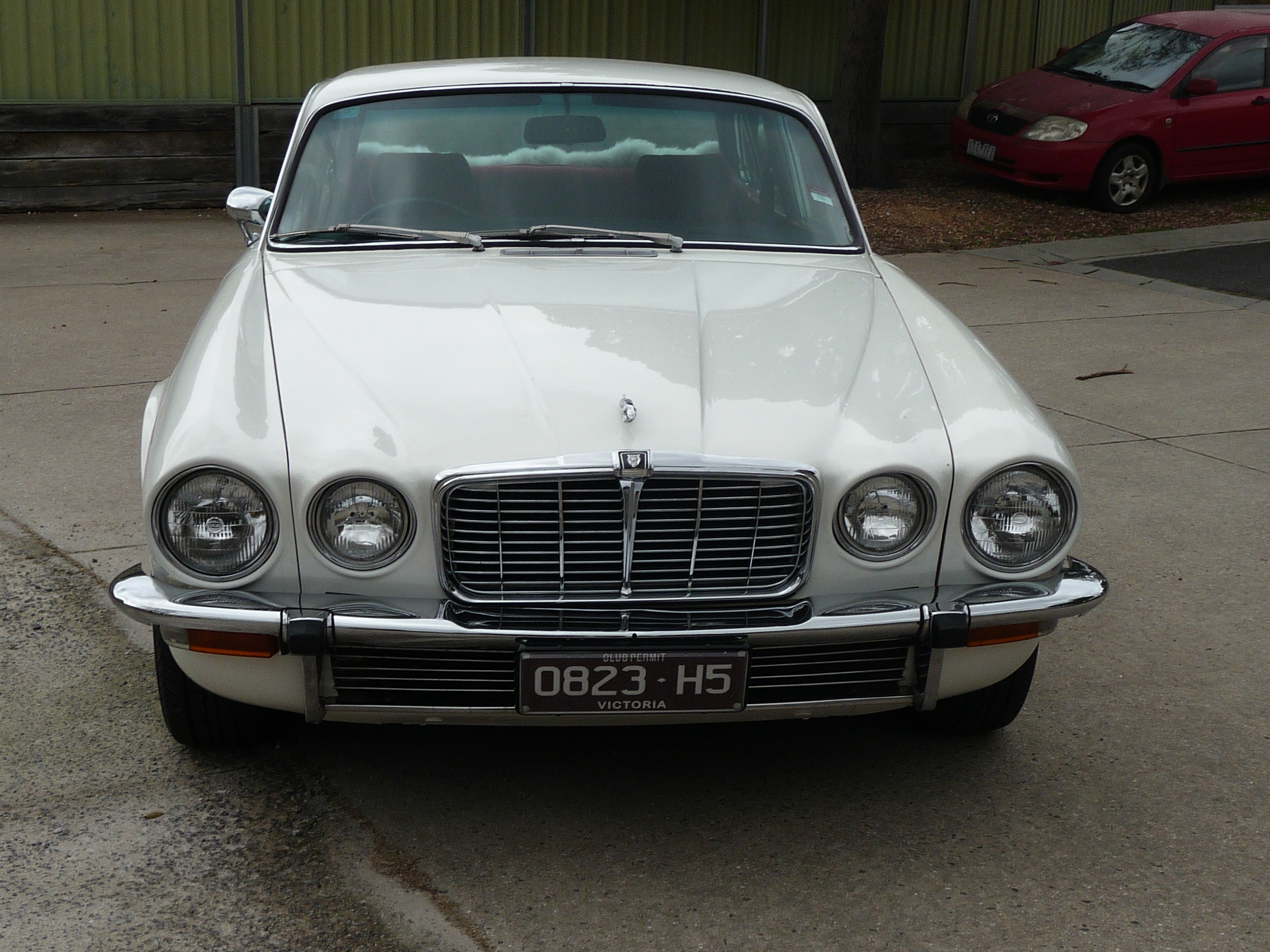 1976 JAGUAR XJ6 SERIES II L 4.2 3 SP AUTOMATIC 4D SEDAN
