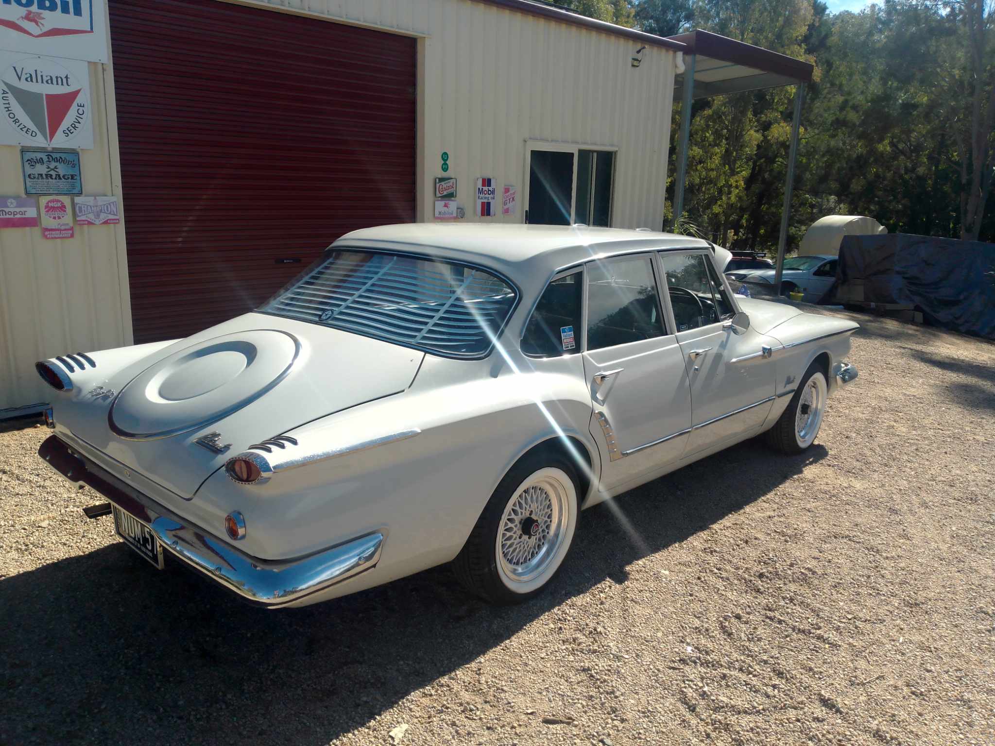 1962 CHRYSLER VALIANT R SERIES V200 SEDAN