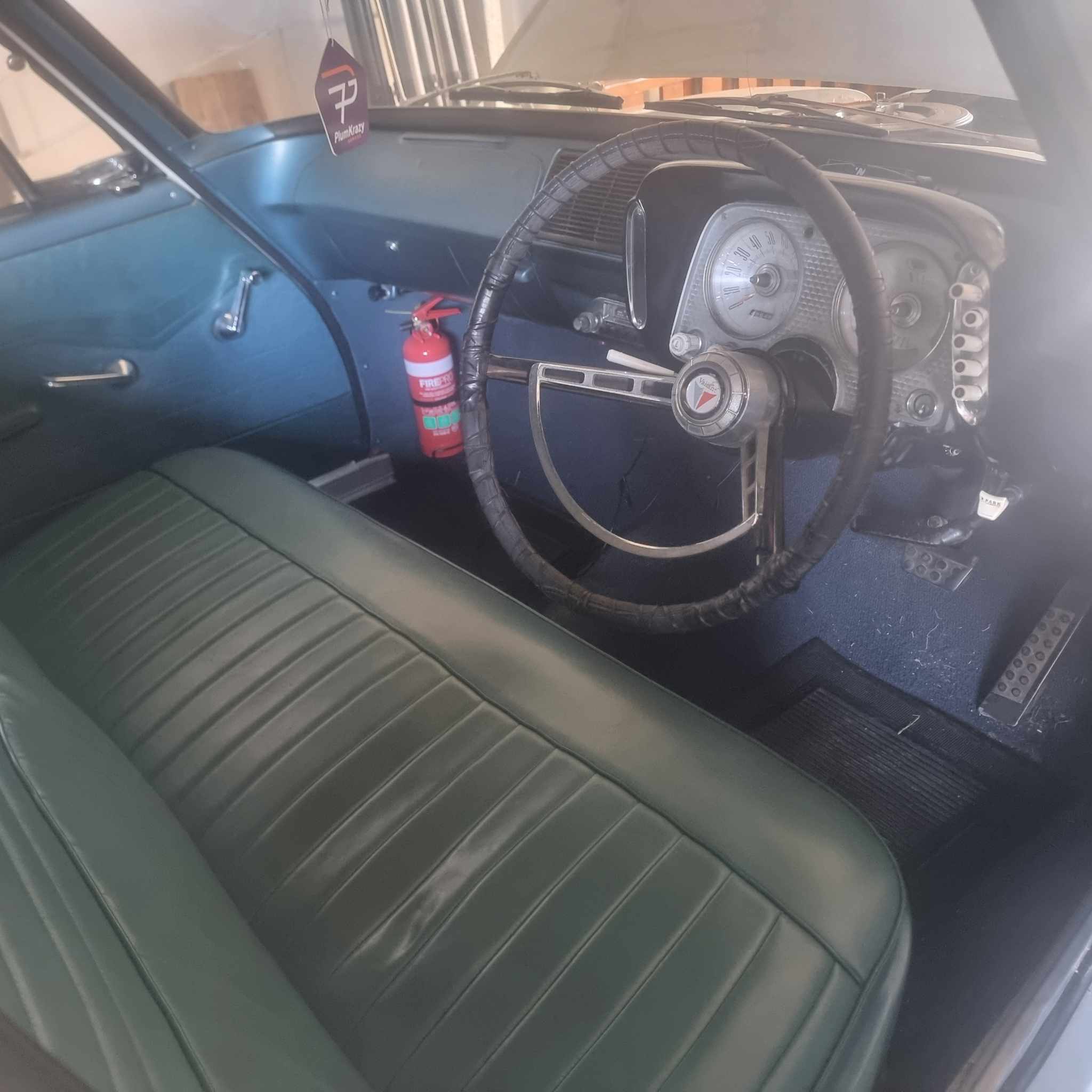 1962 CHRYSLER VALIANT R SERIES V200 SEDAN