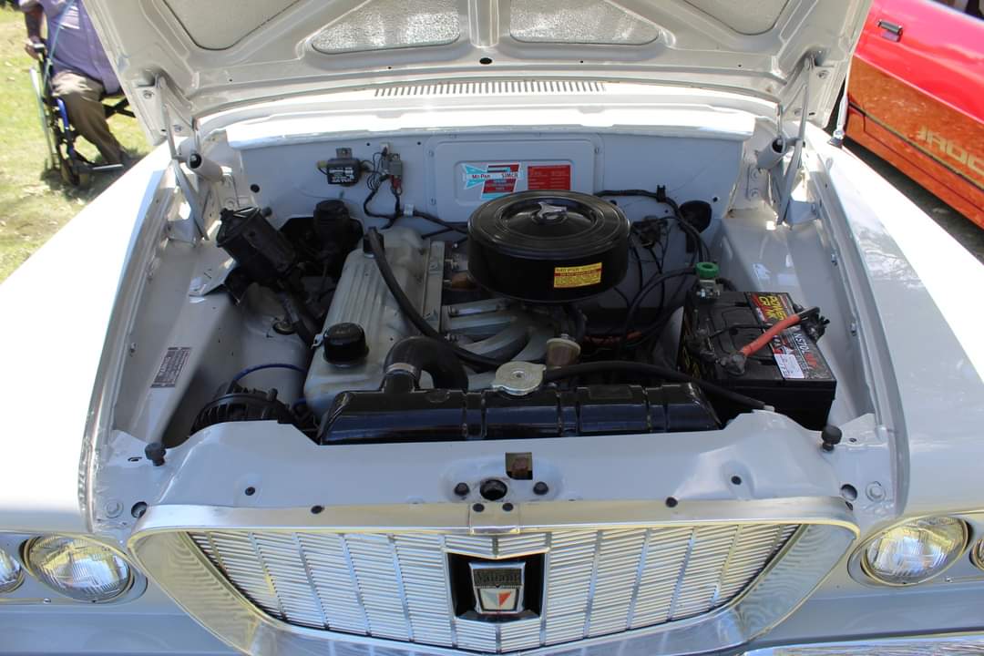 1962 CHRYSLER VALIANT R SERIES V200 SEDAN