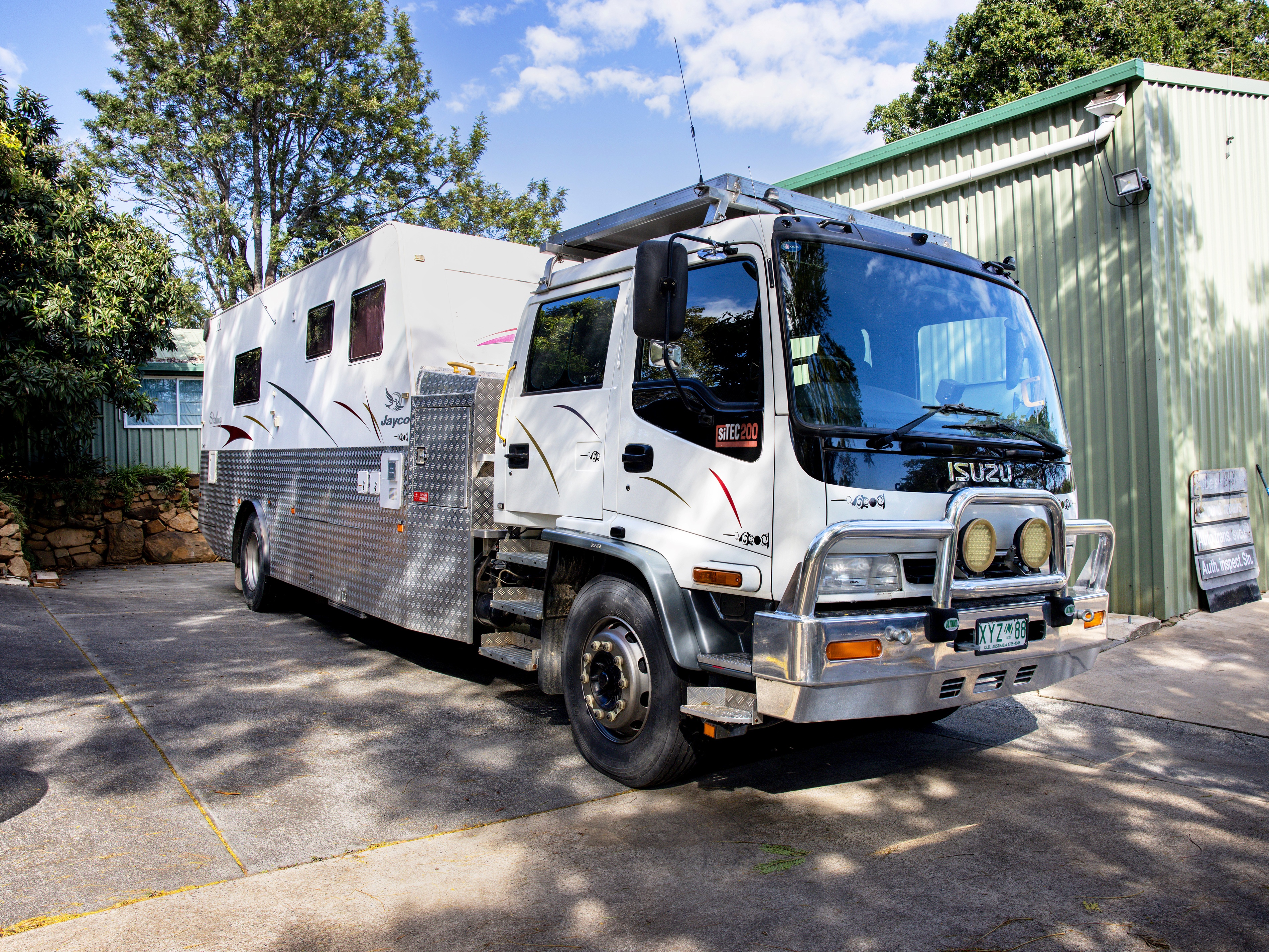 1999 ISUZU FTR SERIES TRUCK BASED MOTORHOME