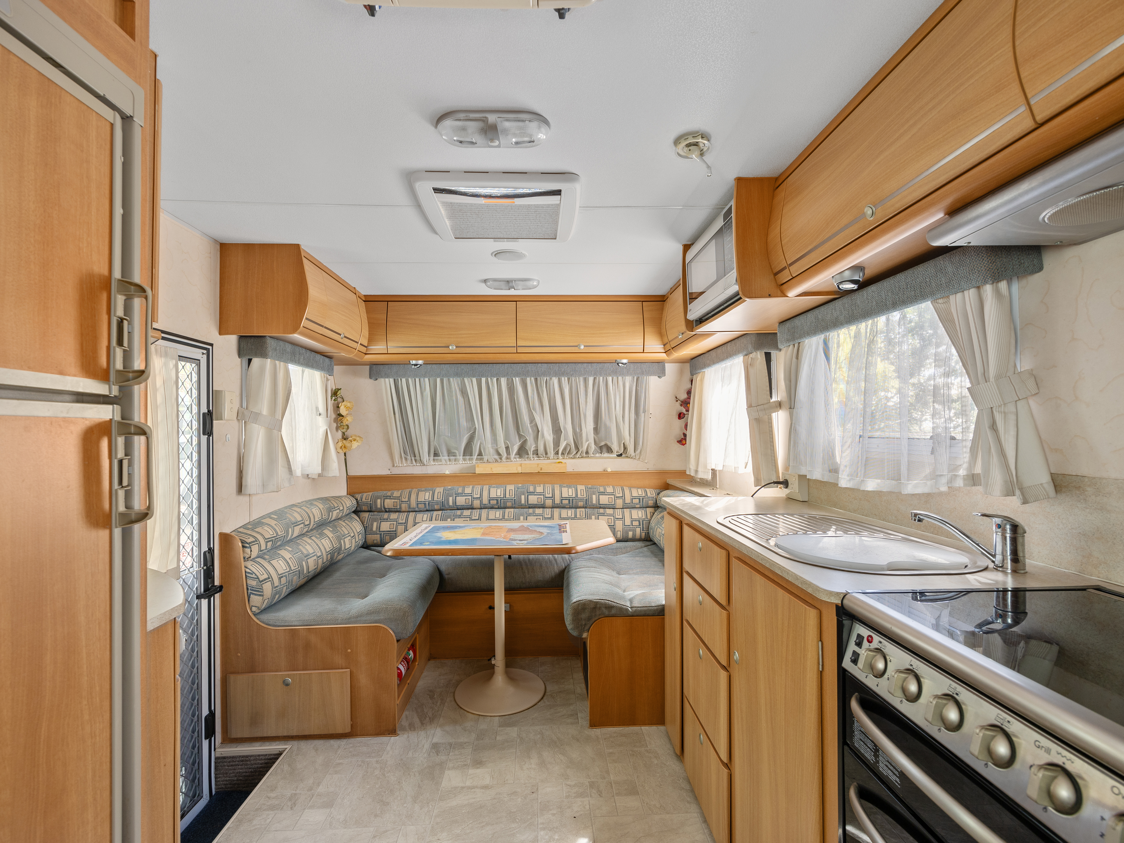 1999 ISUZU FTR SERIES TRUCK BASED MOTORHOME