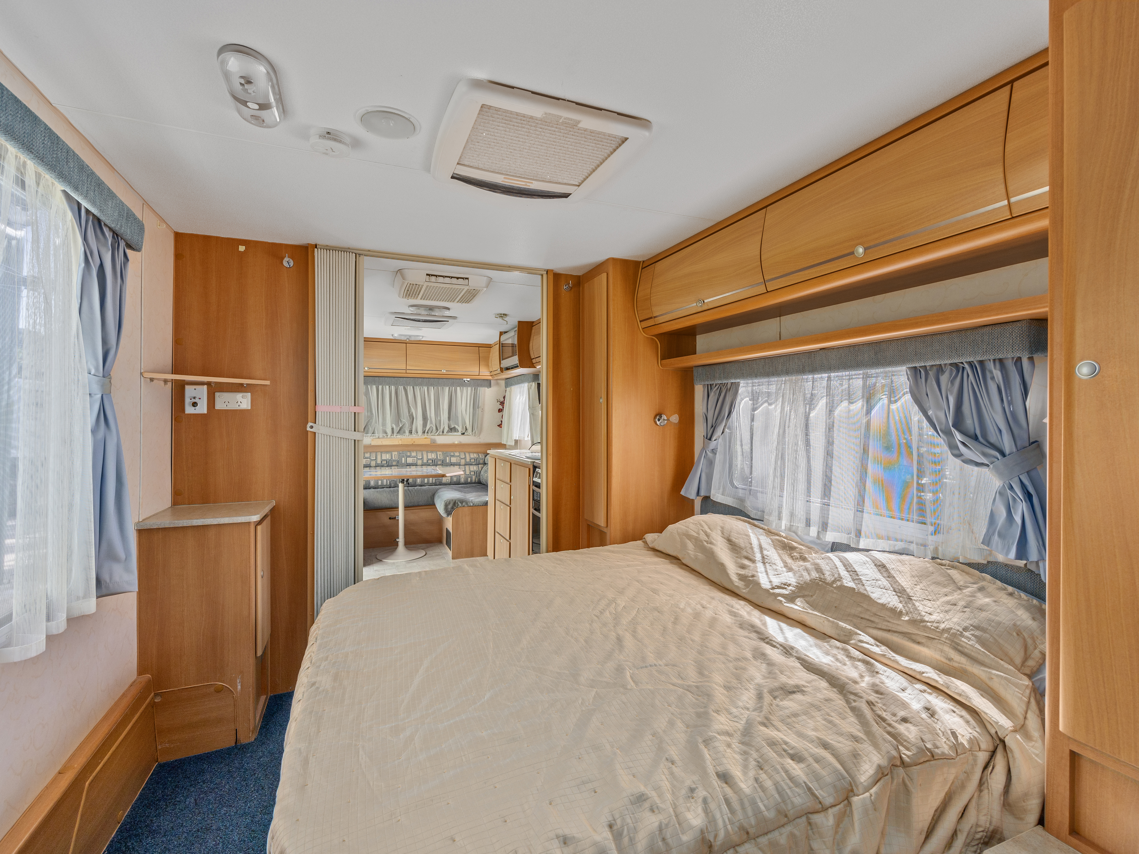 1999 ISUZU FTR SERIES TRUCK BASED MOTORHOME