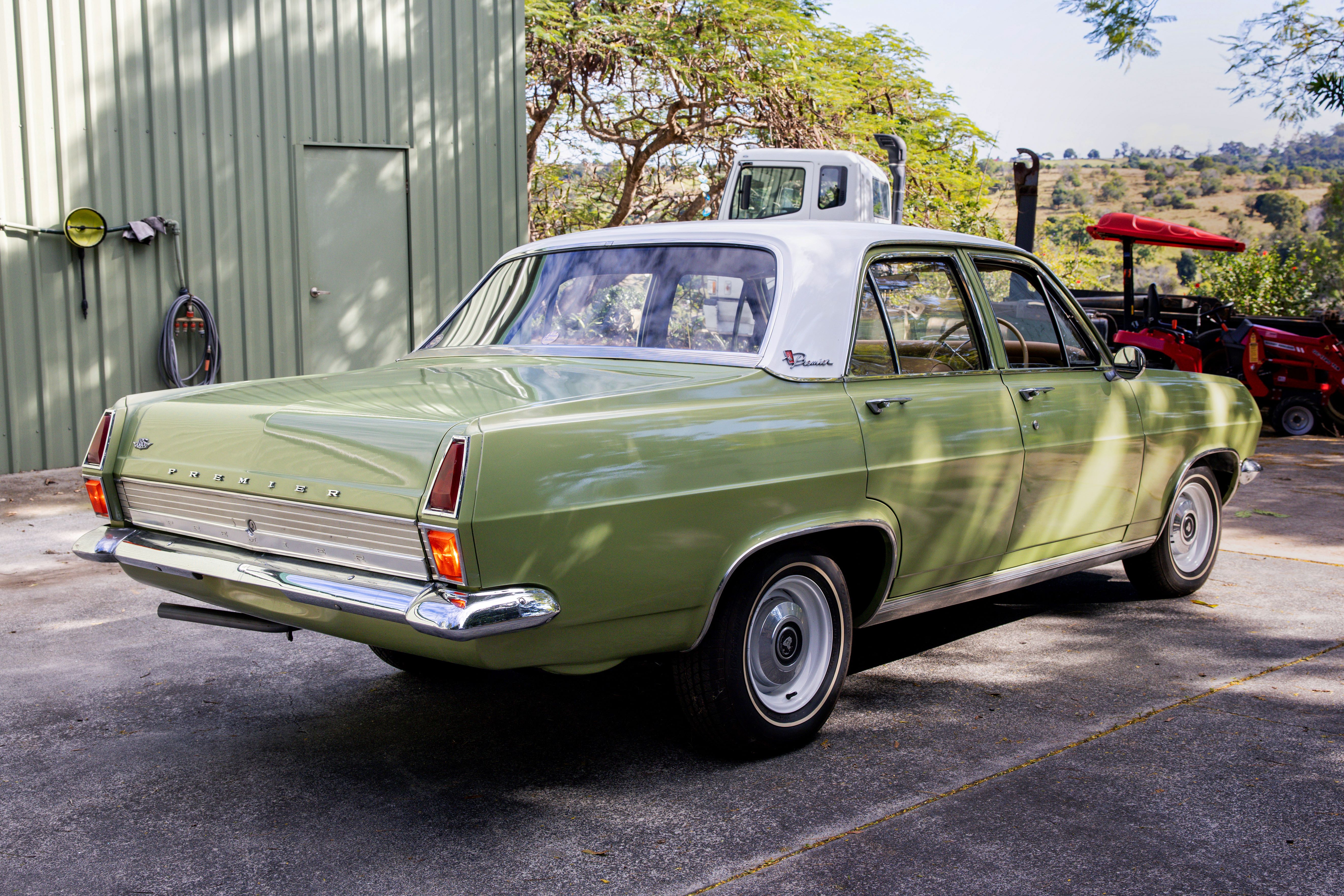 1966 HOLDEN PREMIER HR 3 SP MANUAL SEDAN