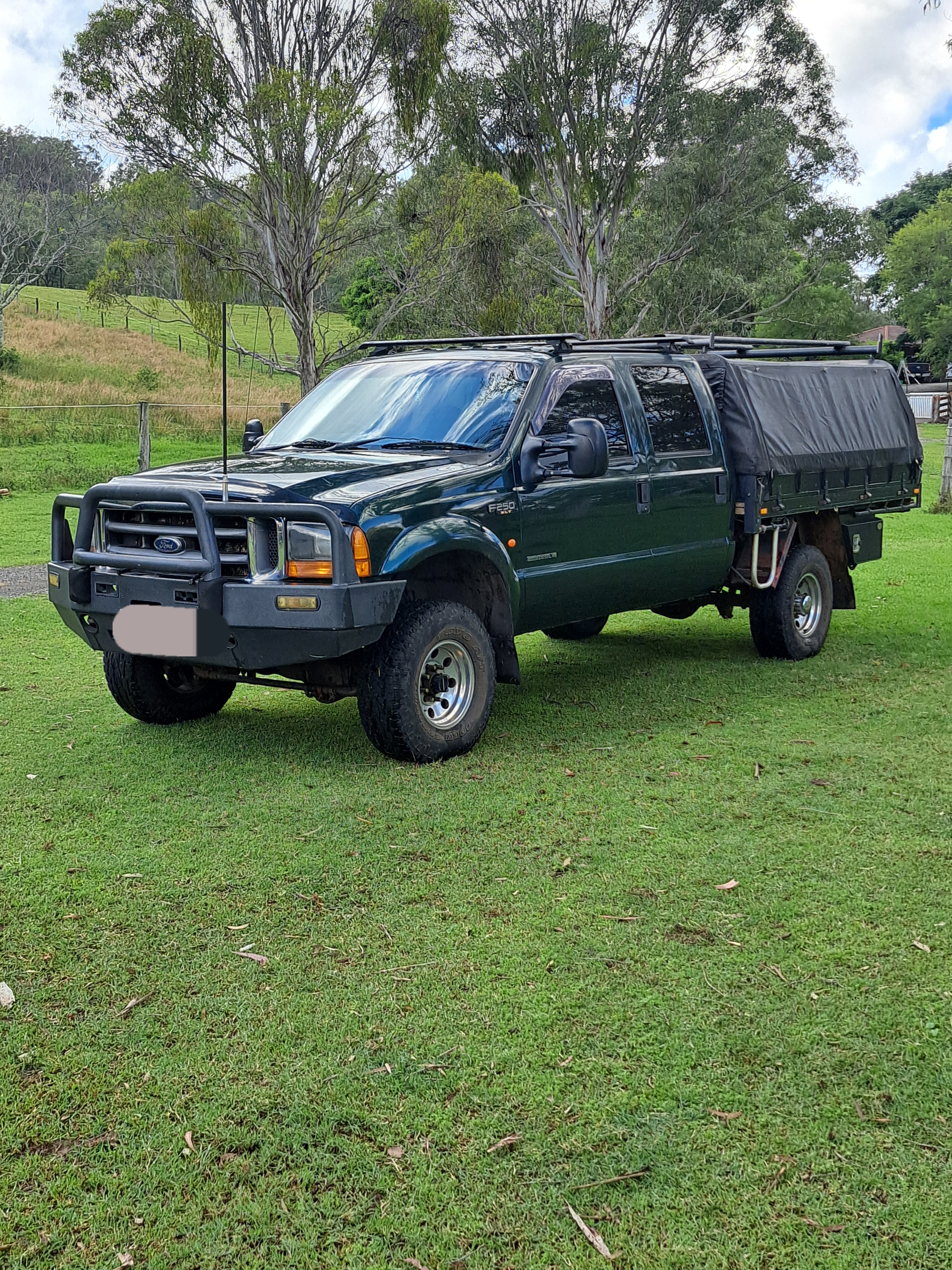 2003 FORD F250 XLT DUAL CAB CHASSIS TRAY