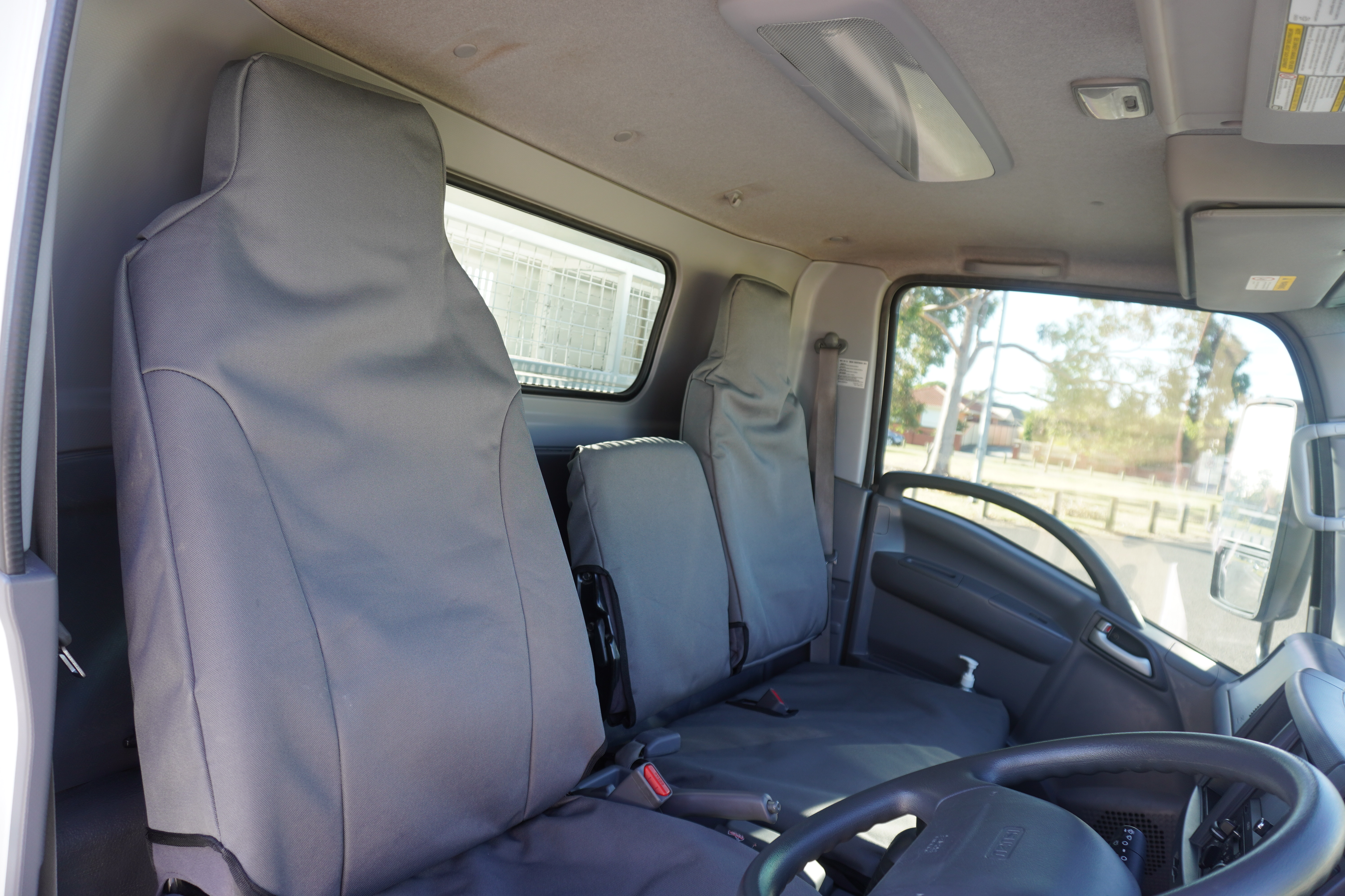 2014 ISUZU NPR 275 TIPPER