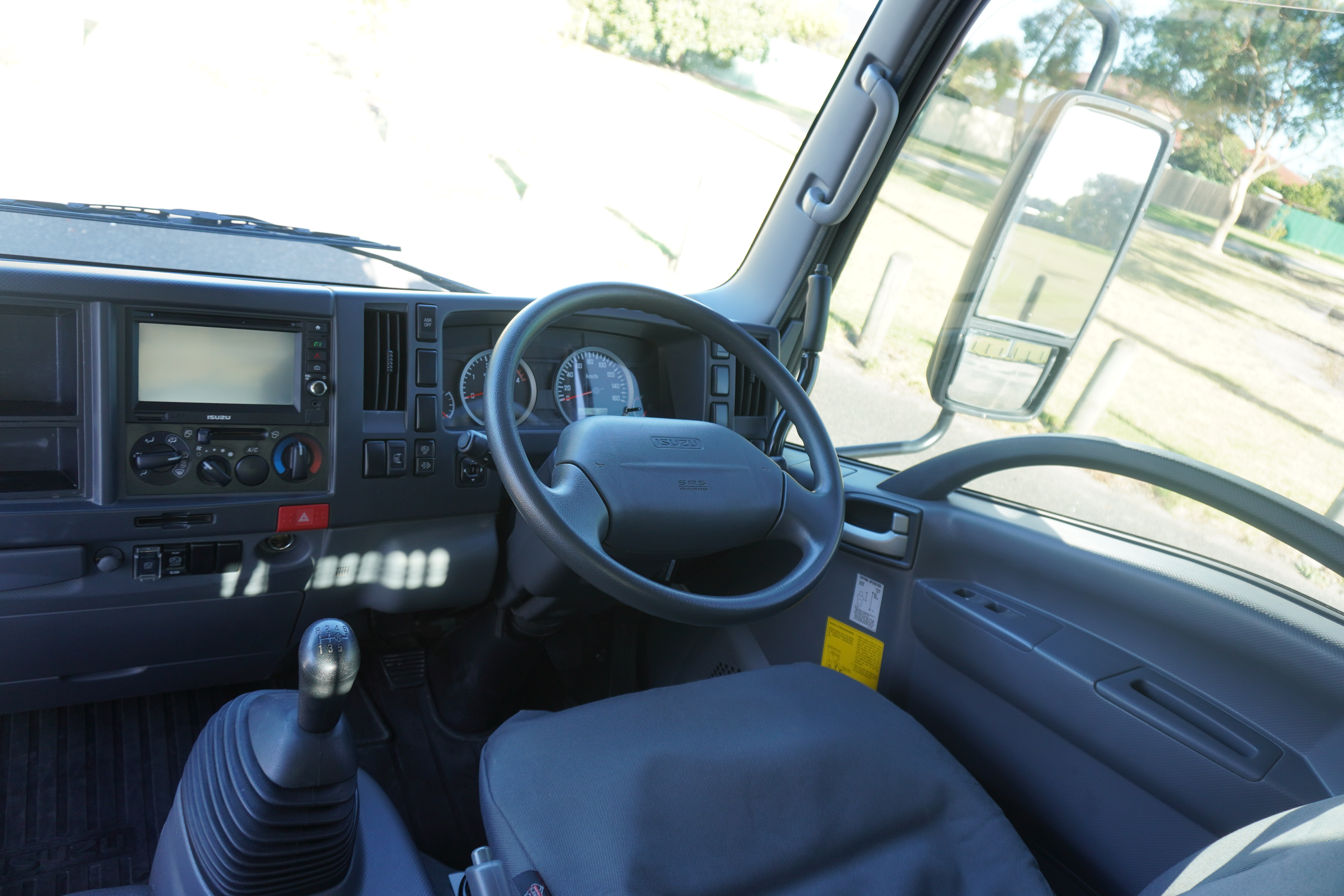 2014 ISUZU NPR 275 TIPPER