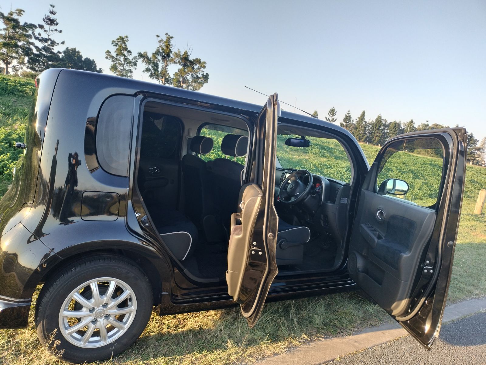 2016 NISSAN CUBE Z12 15X-V SEDAN