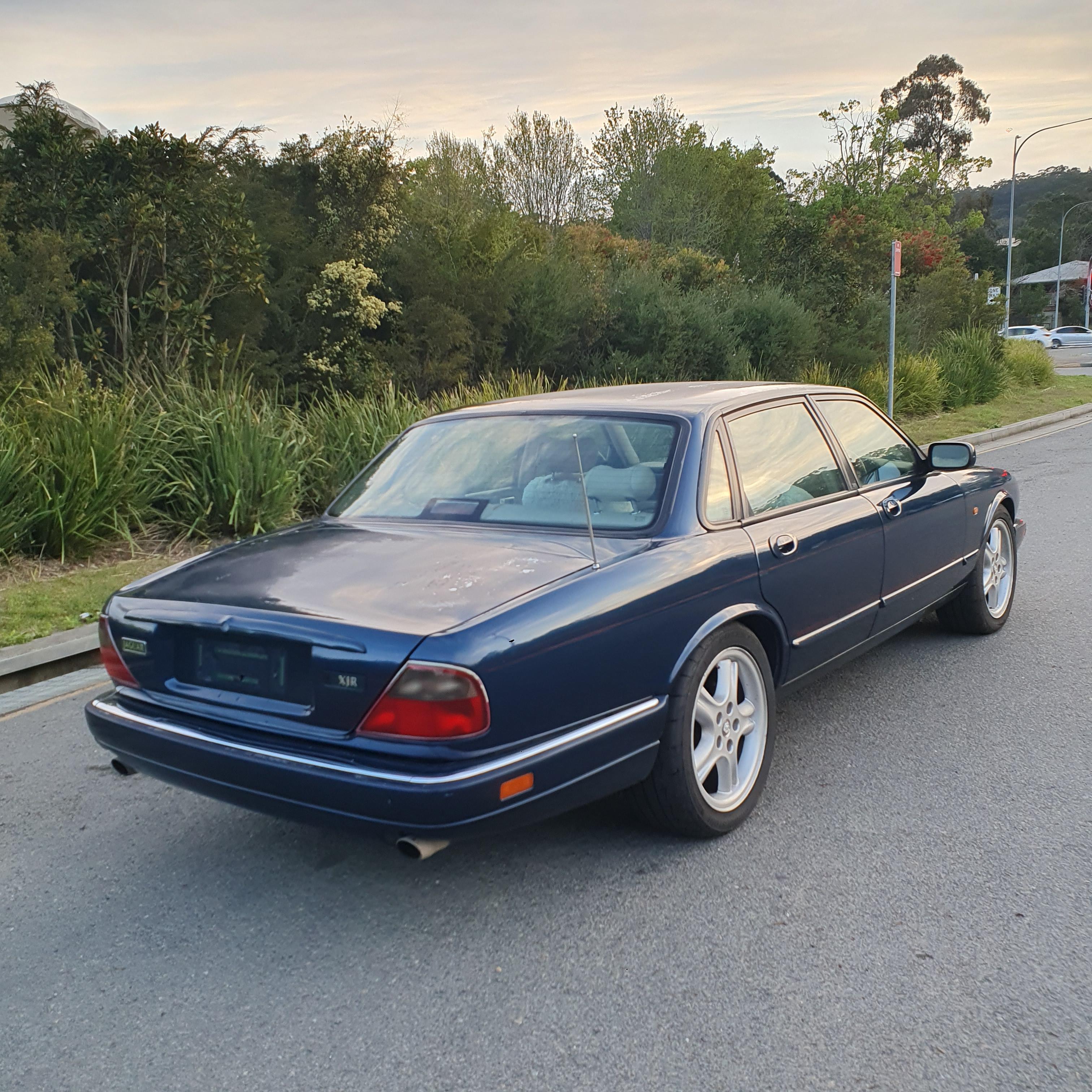 1996 JAGUAR XJR 4.0 SUPERCHARGED AUTOMATIC SEDAN 