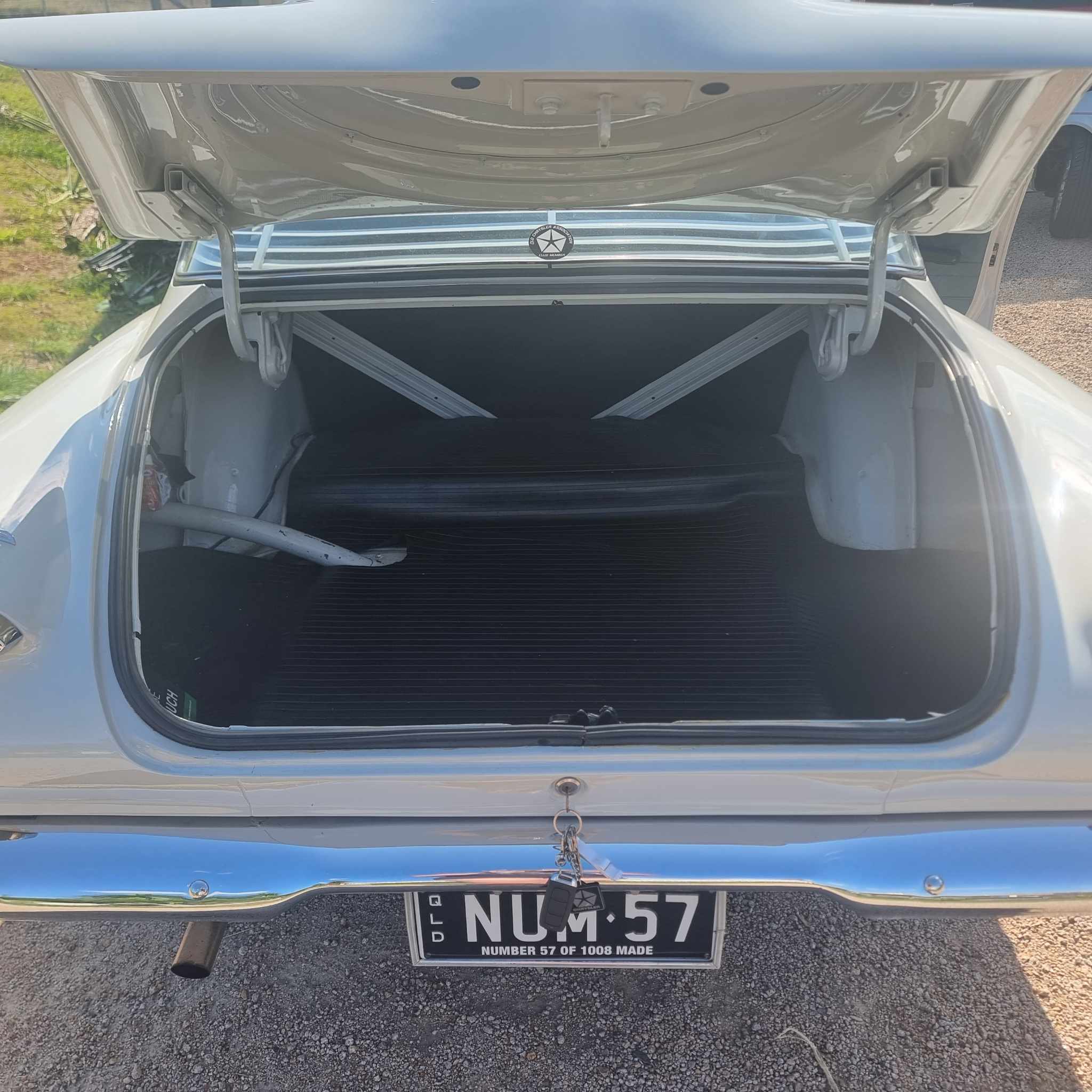 1962 CHRYSLER VALIANT R SERIES V200 SEDAN