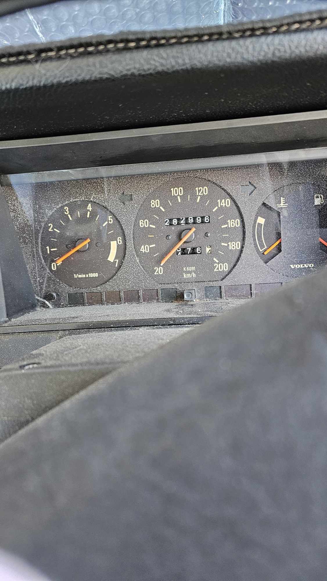 1989 VOLVO 2 40 GL 4 SP AUTOMATIC 5D ESTATE
