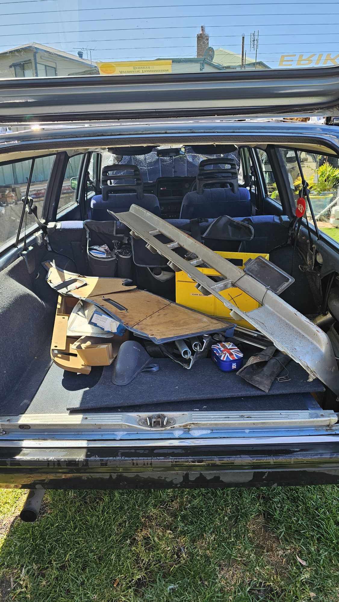 1989 VOLVO 2 40 GL 4 SP AUTOMATIC 5D ESTATE