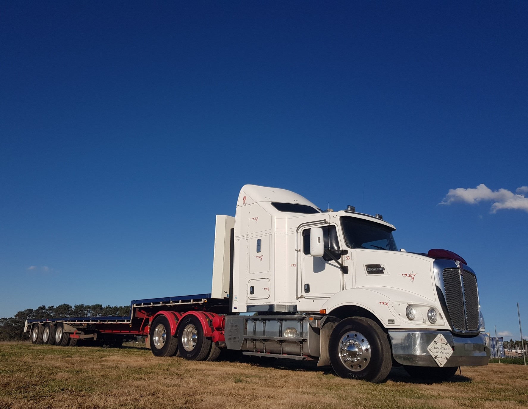 2016 KENWORTH T409 PRIME MOVER & 2013 DROP DECK TRAILER COMBINATION
