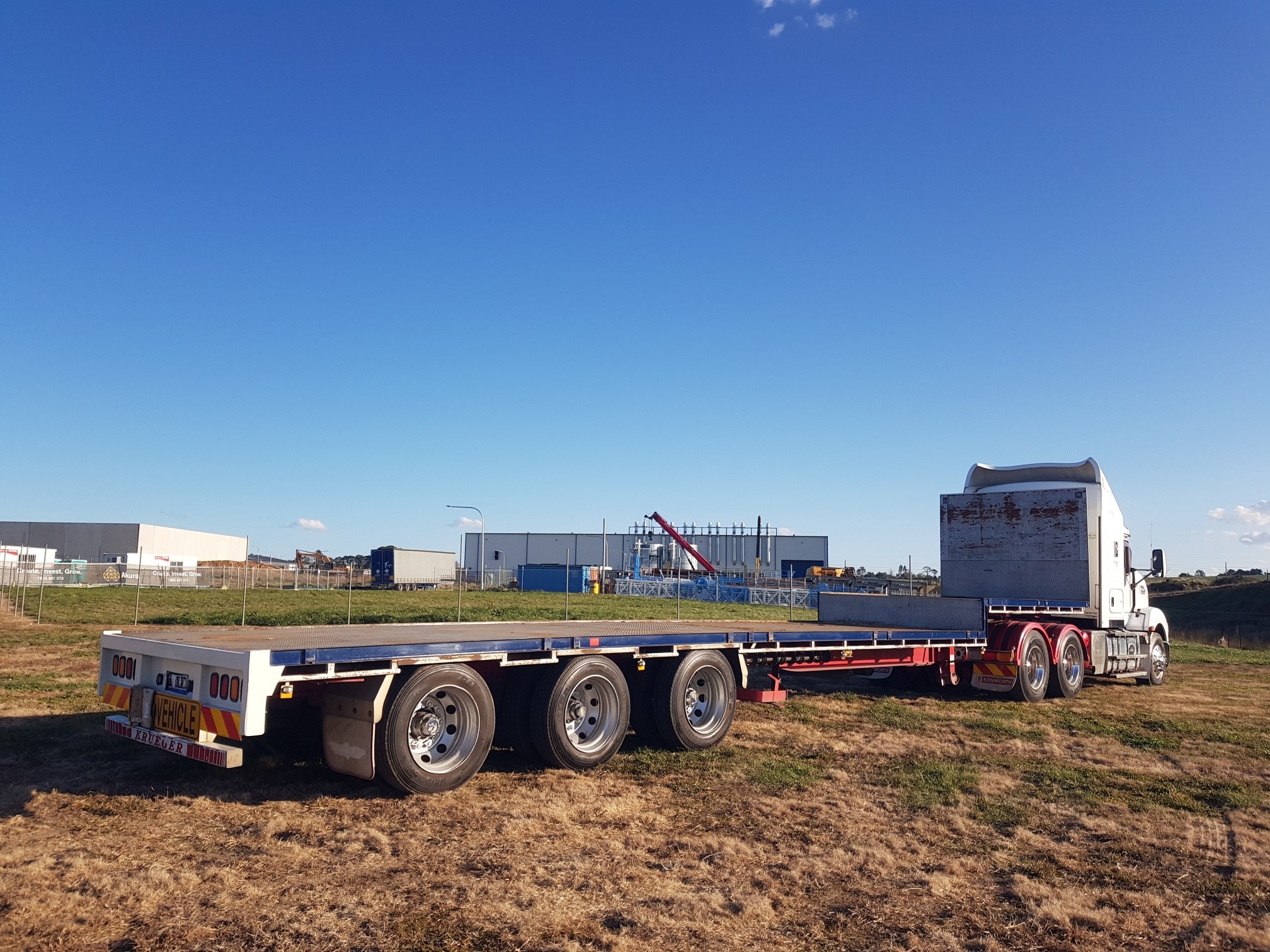 2016 KENWORTH T409 PRIME MOVER & 2013 DROP DECK TRAILER COMBINATION