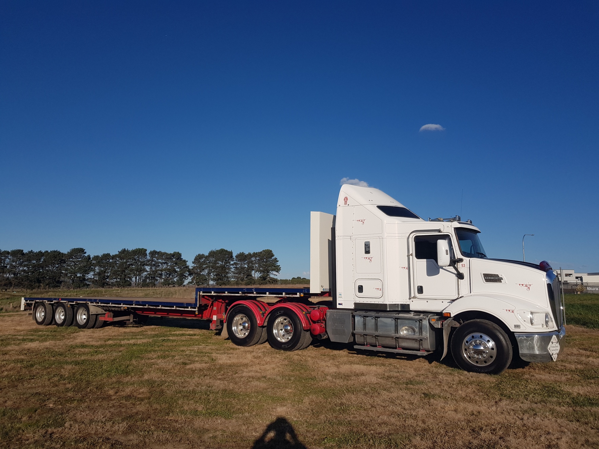 2016 KENWORTH T409 PRIME MOVER & 2013 DROP DECK TRAILER COMBINATION