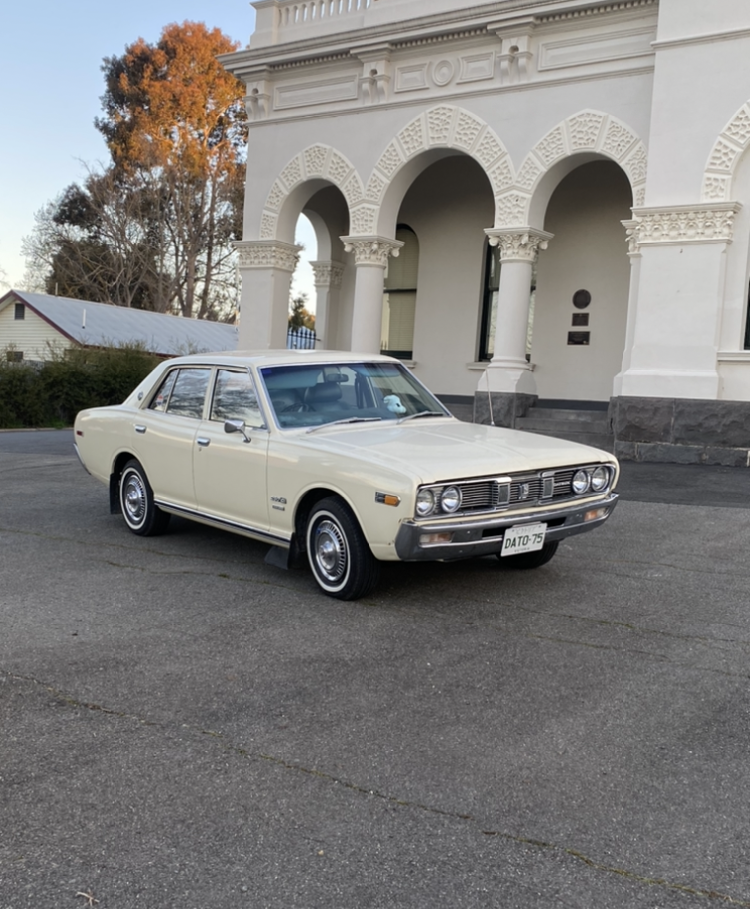 1975 DATSUN 260C AUTOMATIC SEDAN