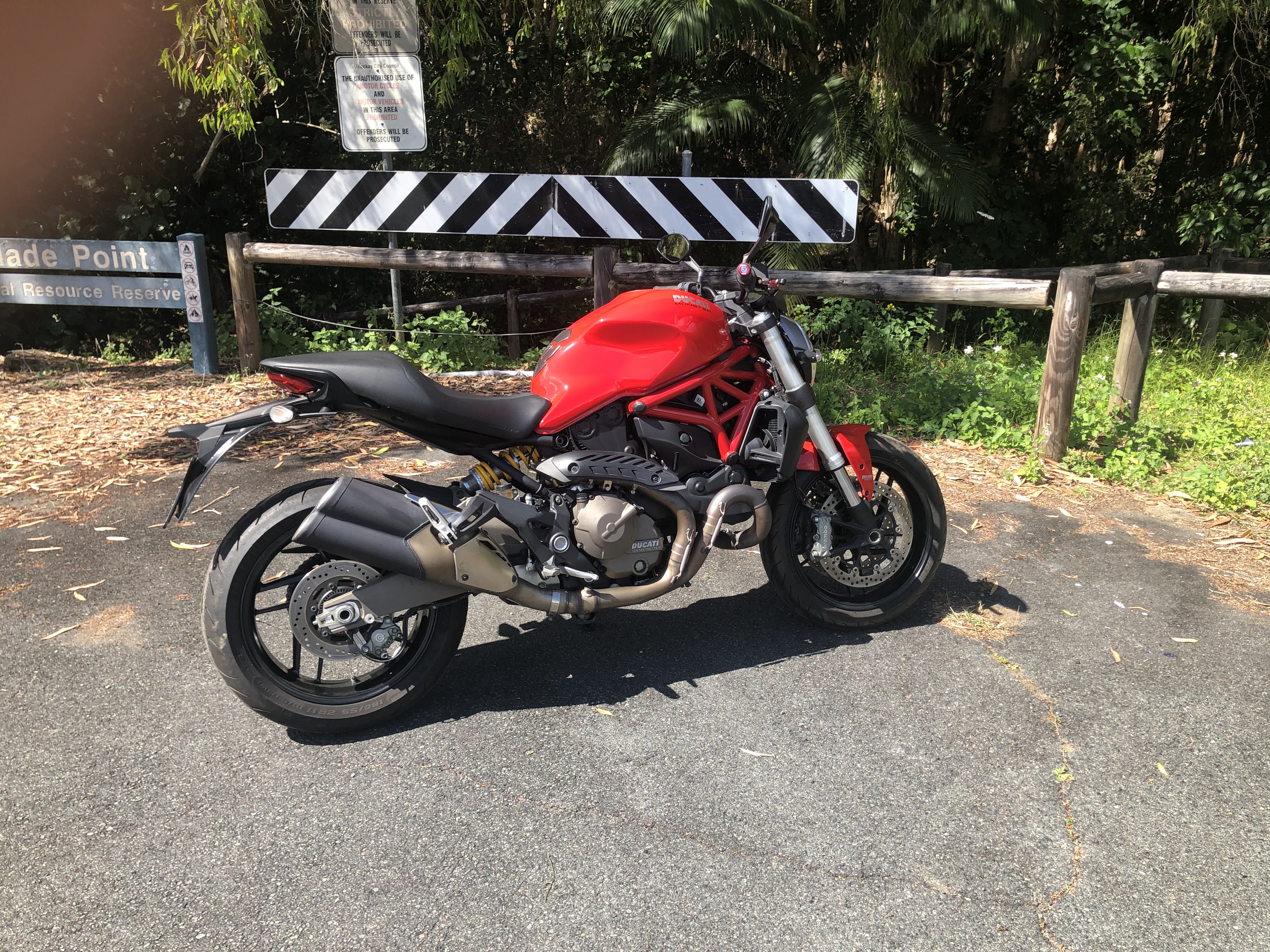 2015 821 Ducati Monster