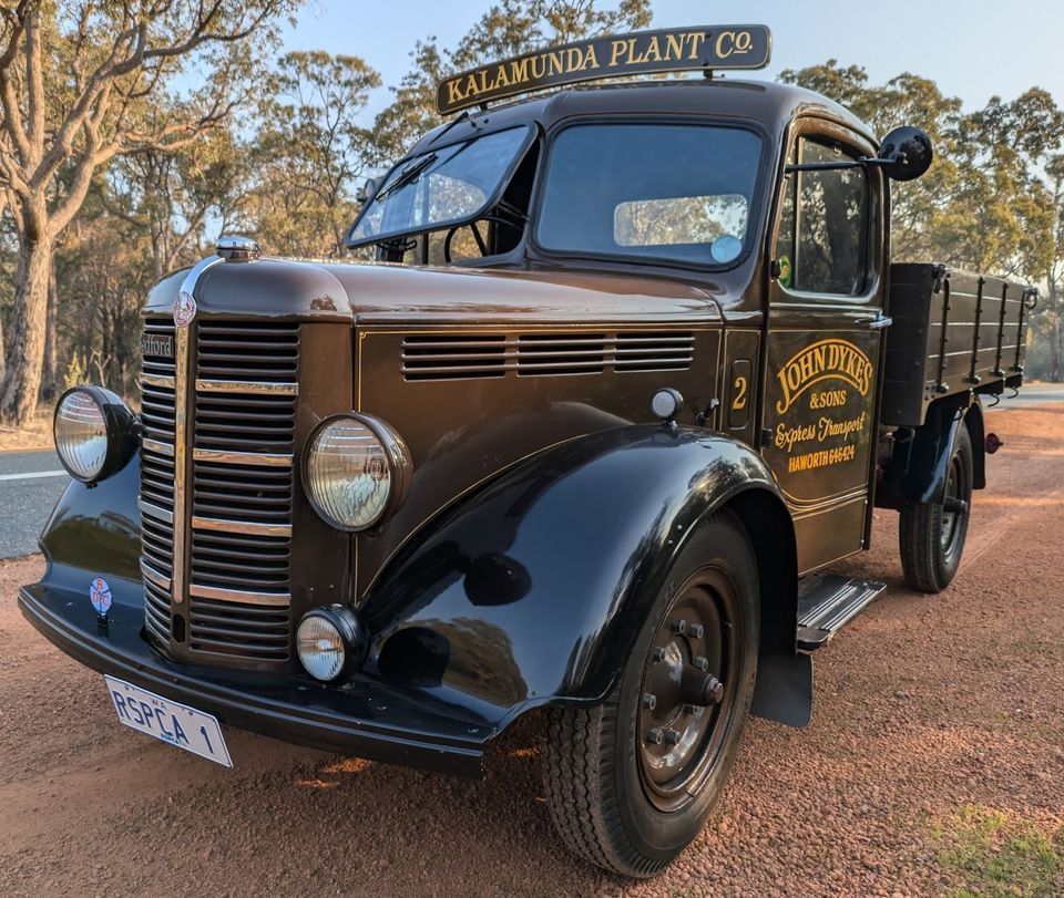 1951 BEDFORD K TYPE DROPSIDE LORRY