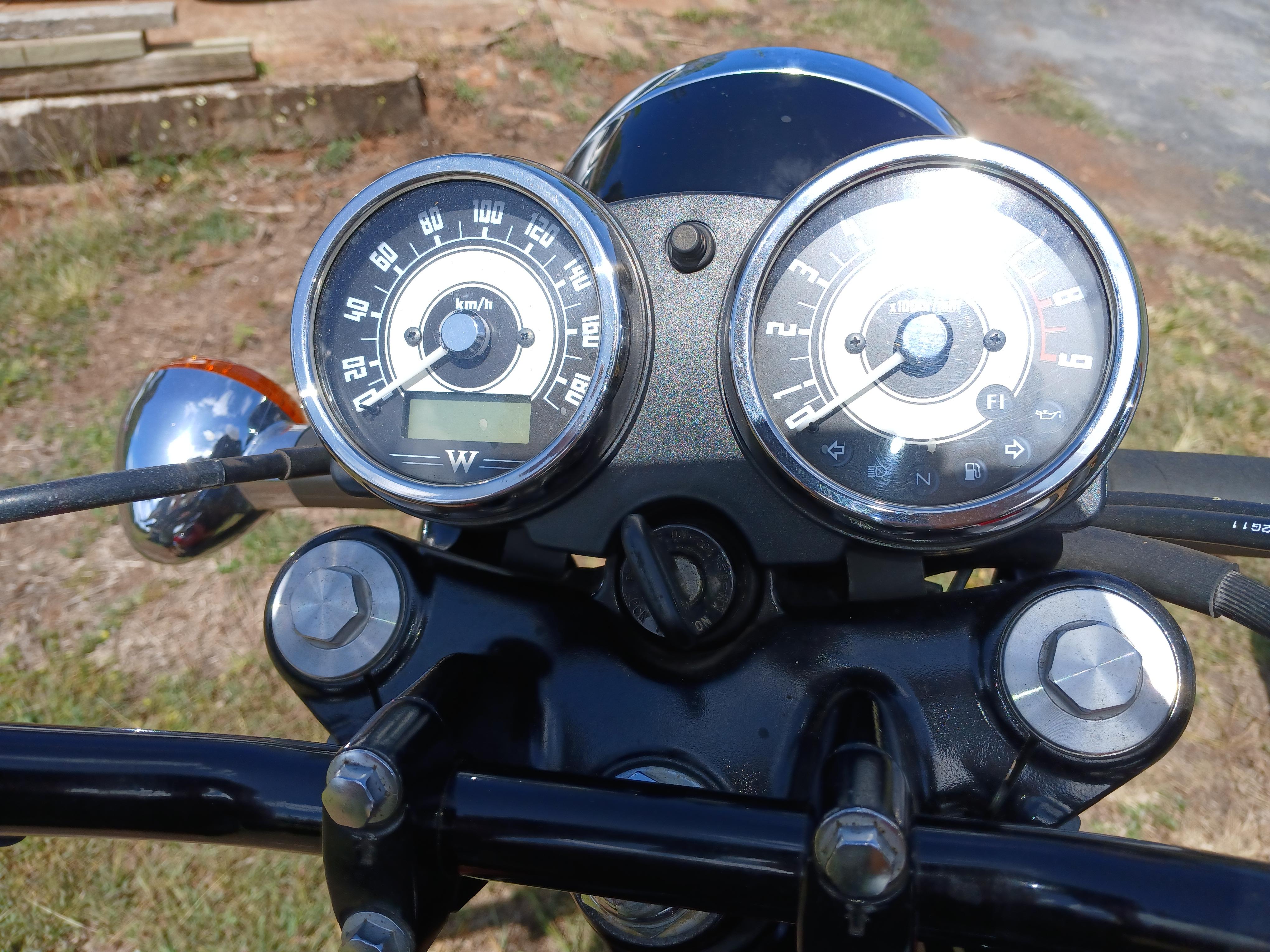 2012 KAWASAKI W800 ROAD