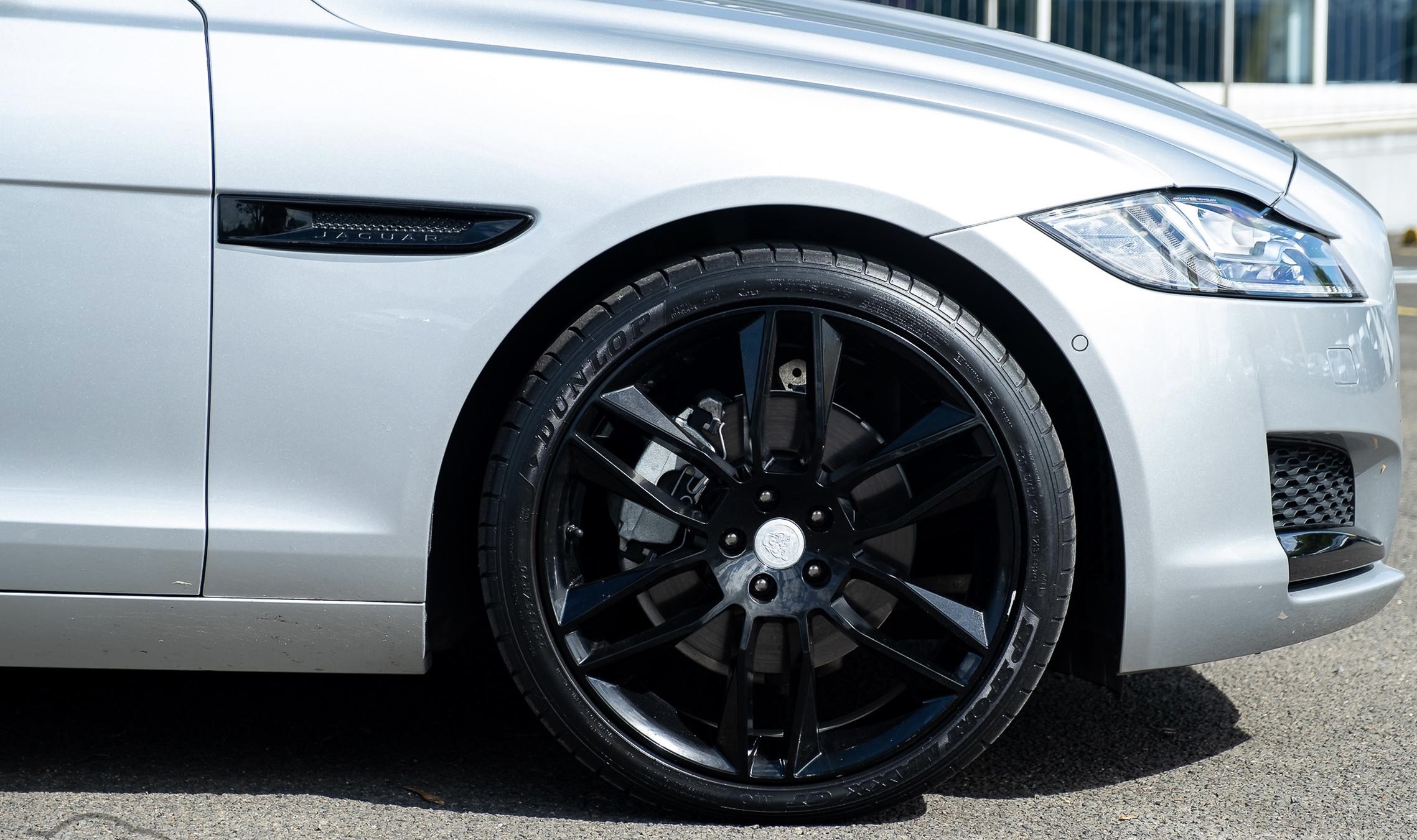 2017 JAGUAR XF X260 MY18 25t (184kW) PORTFOLIO 8 SP AUTOMATIC 4D SEDAN