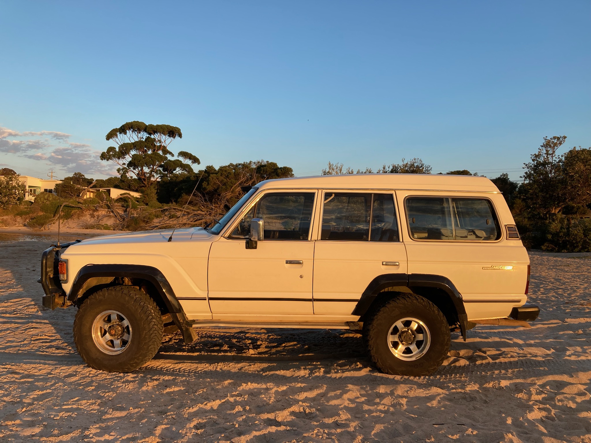 1986 TOYOTA LANDCRUISER WAGON