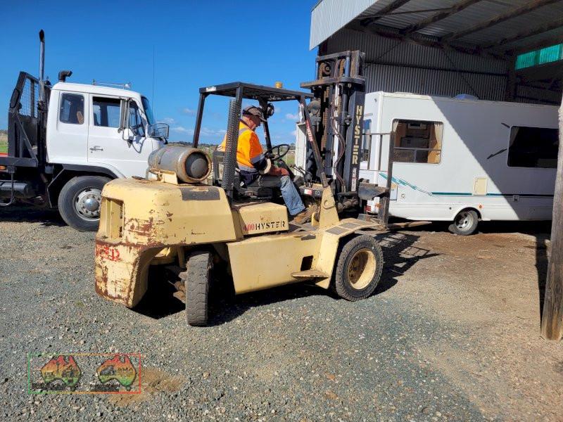 HYSTER 4 TON FORKLIFT