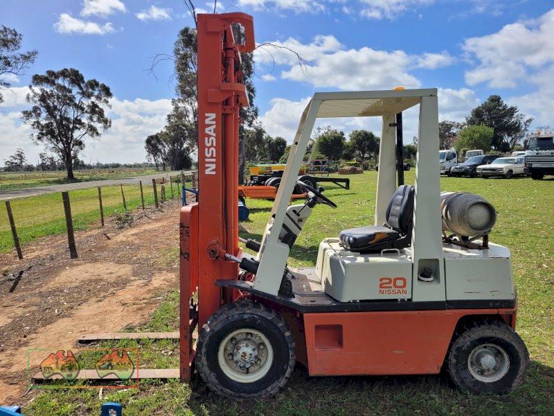NISSAN 20 FORKLIFT