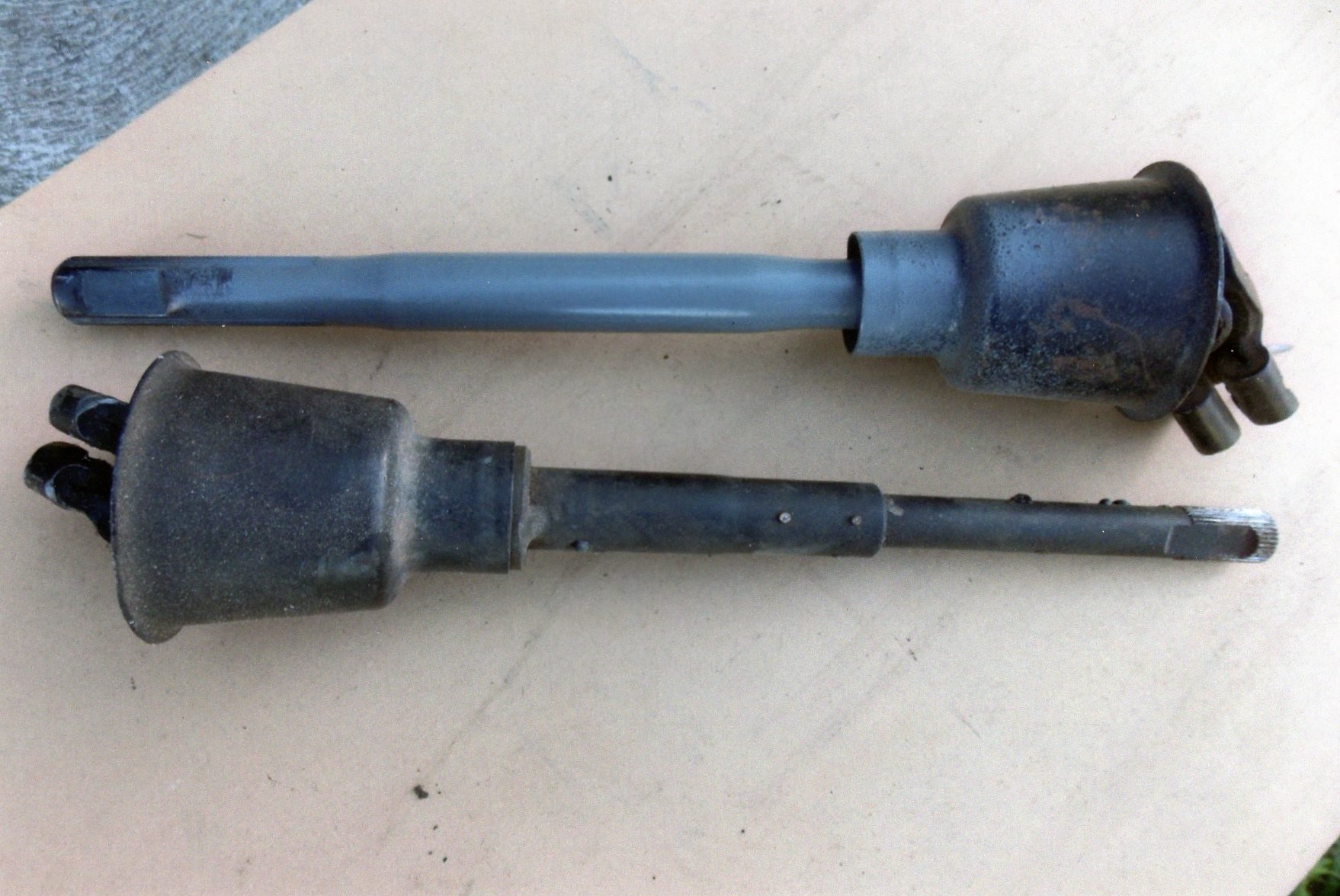 FORD STEERING COLUMN LOWER PART