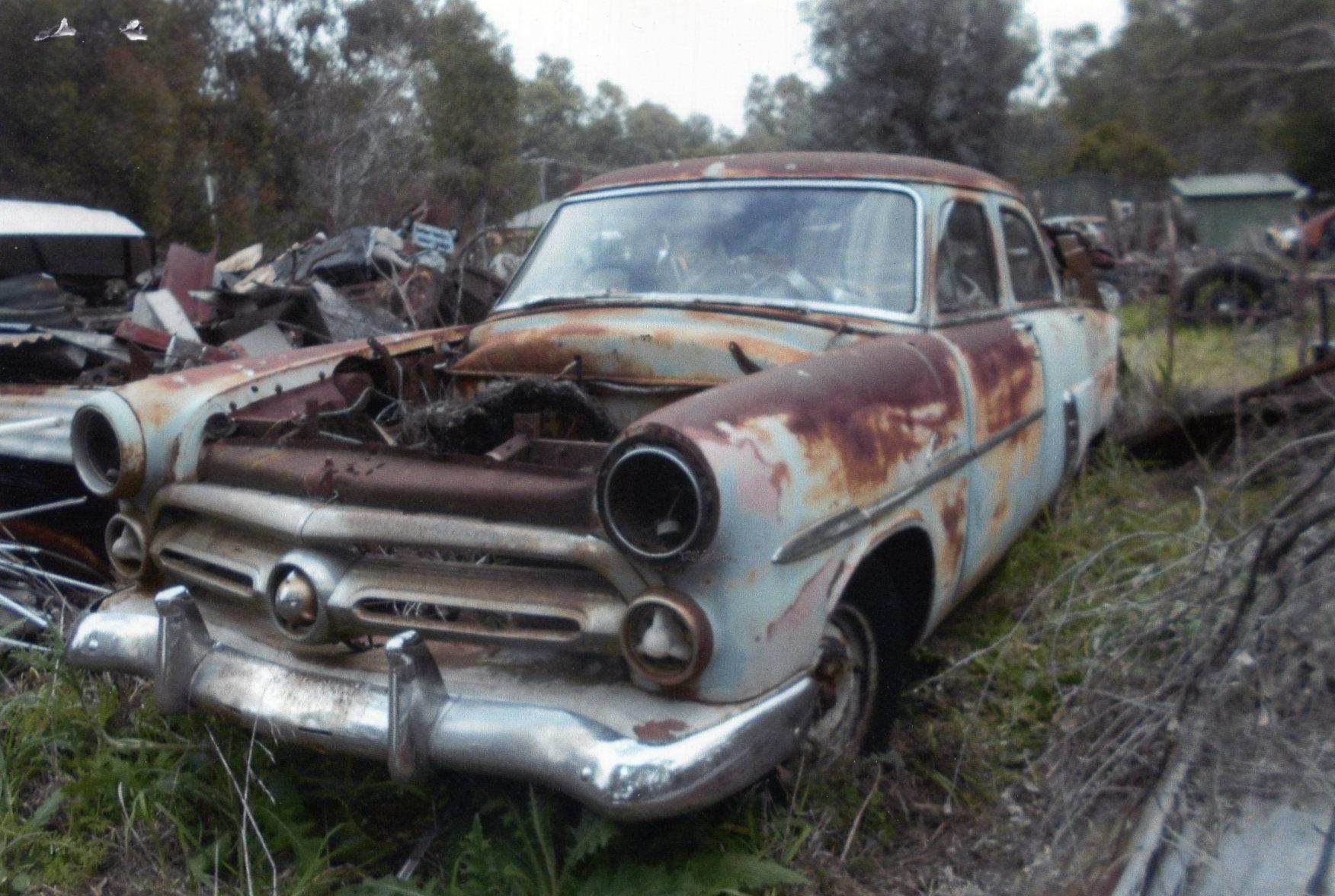 1952 FORD CUSTOMLINE 4 DR SEDAN
