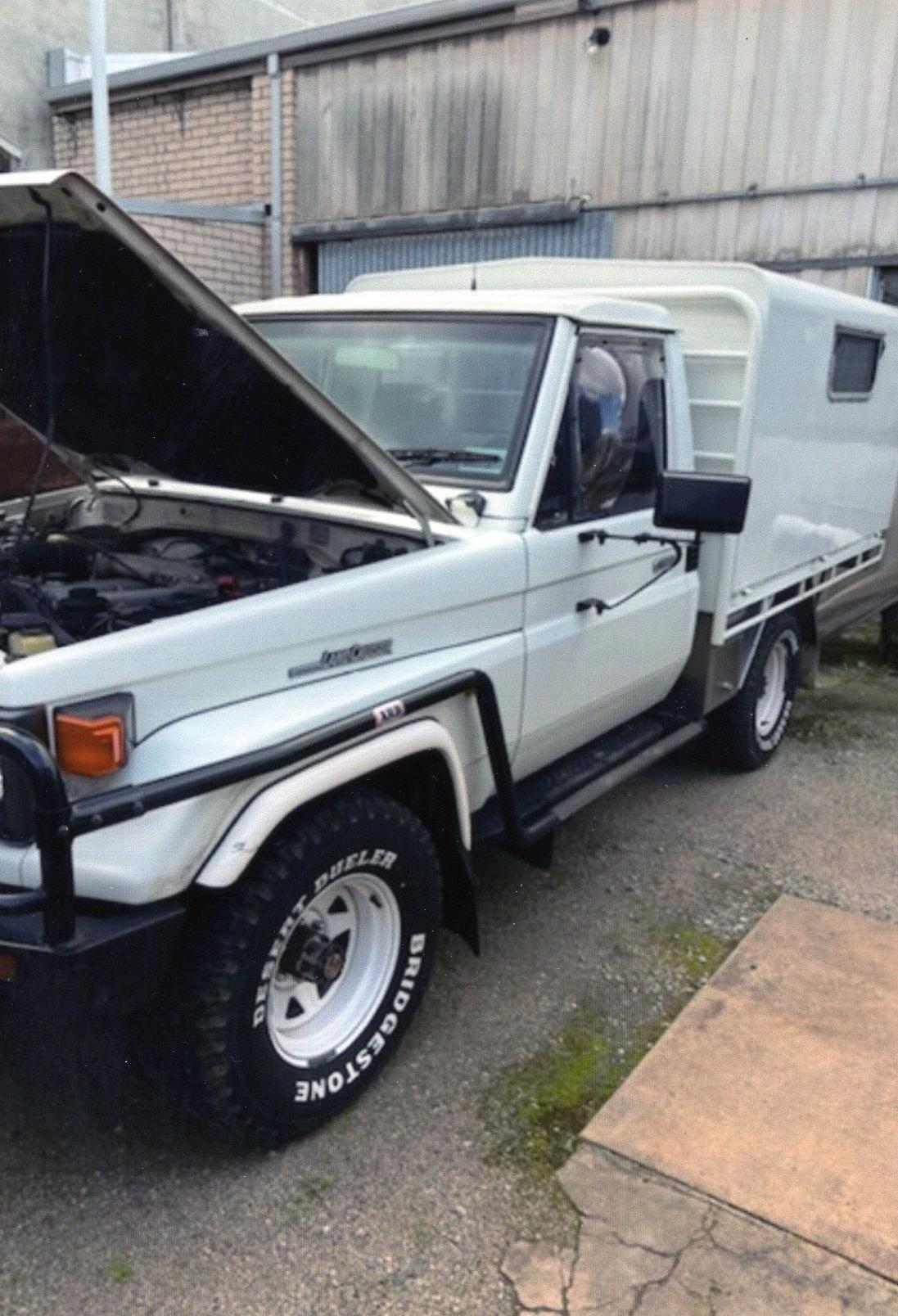 1992 TOYOTA LANDCRUISER HZJ75 TRAY BACK