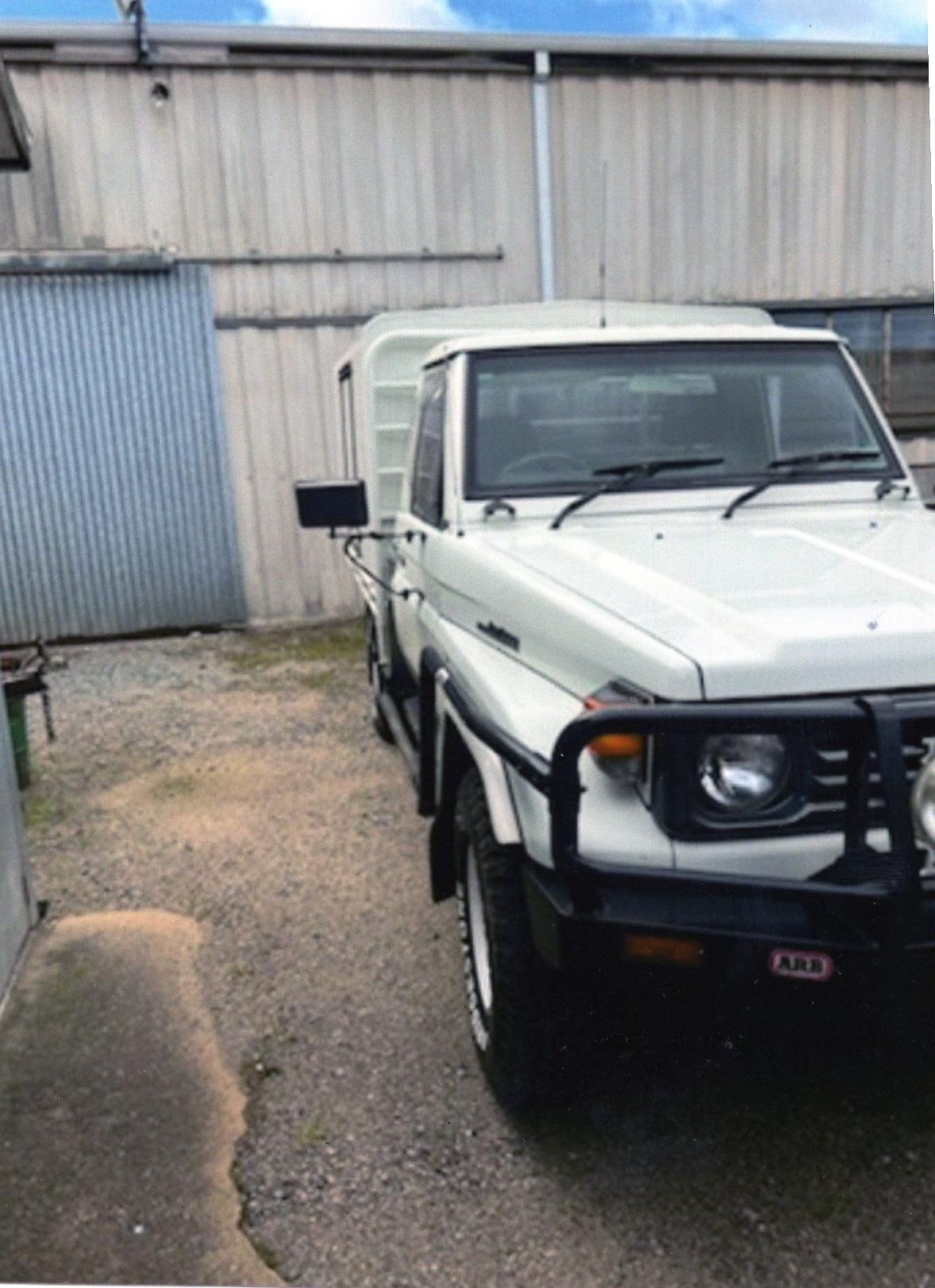 1992 TOYOTA LANDCRUISER HZJ75 TRAY BACK