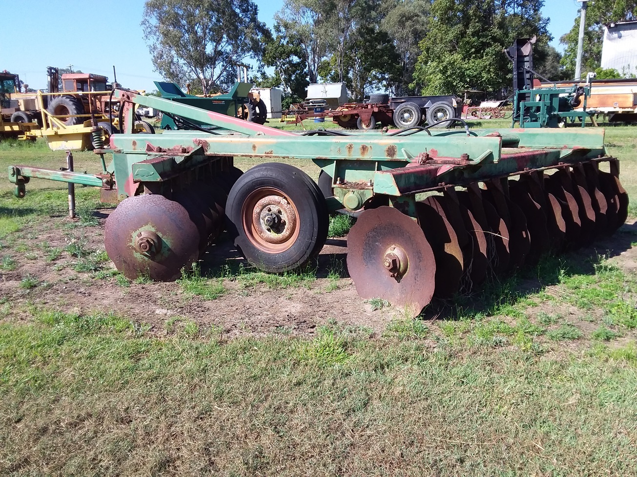 Tatu 24 Plate Wheeled Offset Scalloped Discs