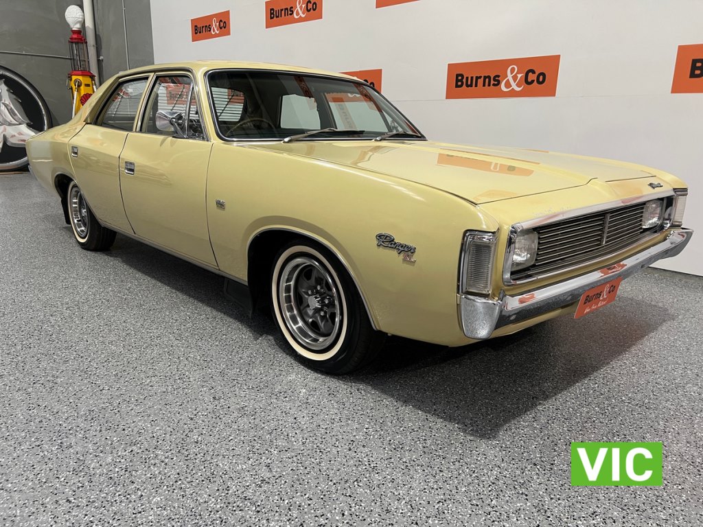 1971 CHRYSLER VALIANT VH RANGER XL 3 SP MANUAL 4D SEDAN