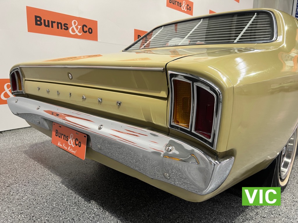 1971 CHRYSLER VALIANT VH RANGER XL 3 SP MANUAL 4D SEDAN