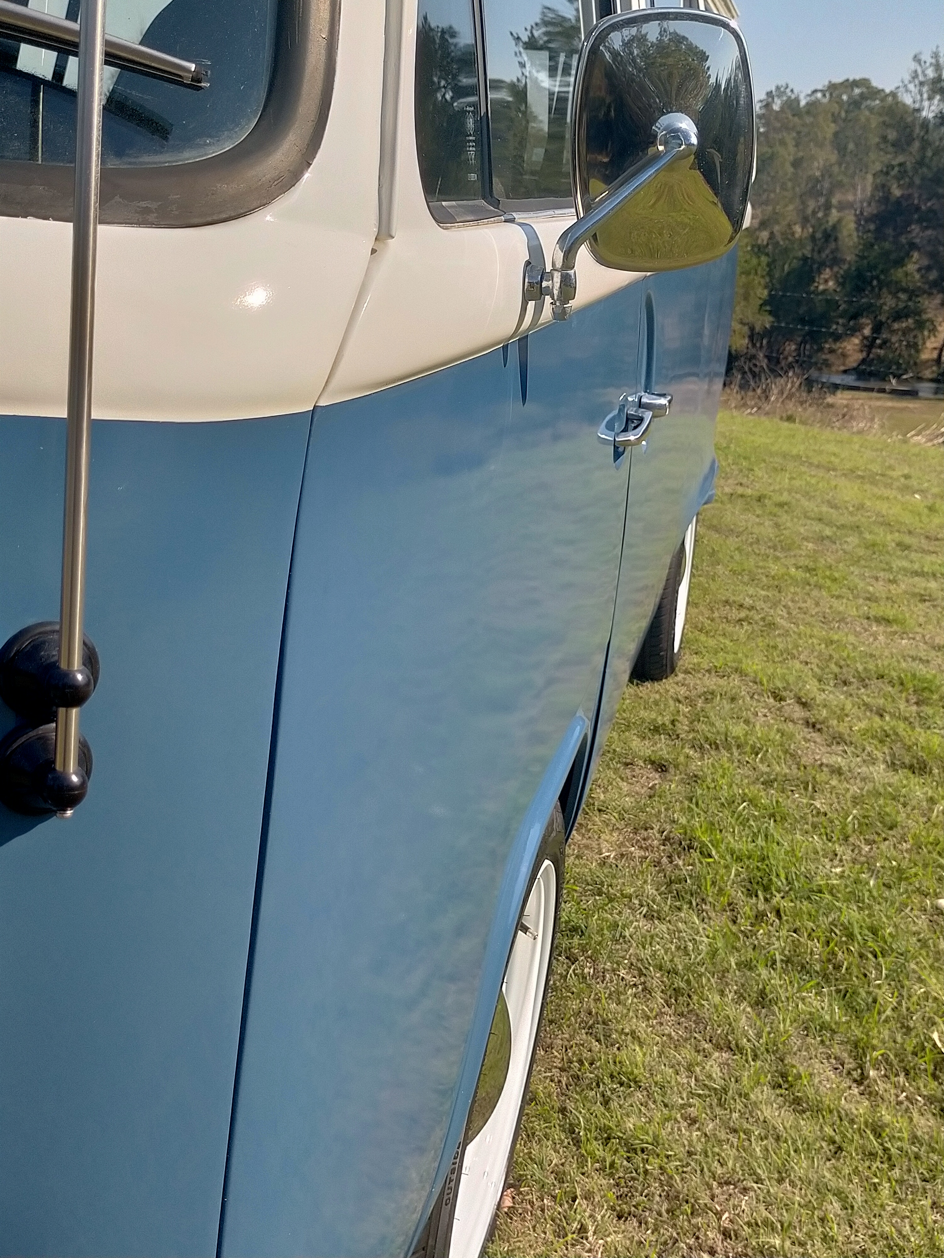 1975 VOLKSWAGEN KOMBI VAN
