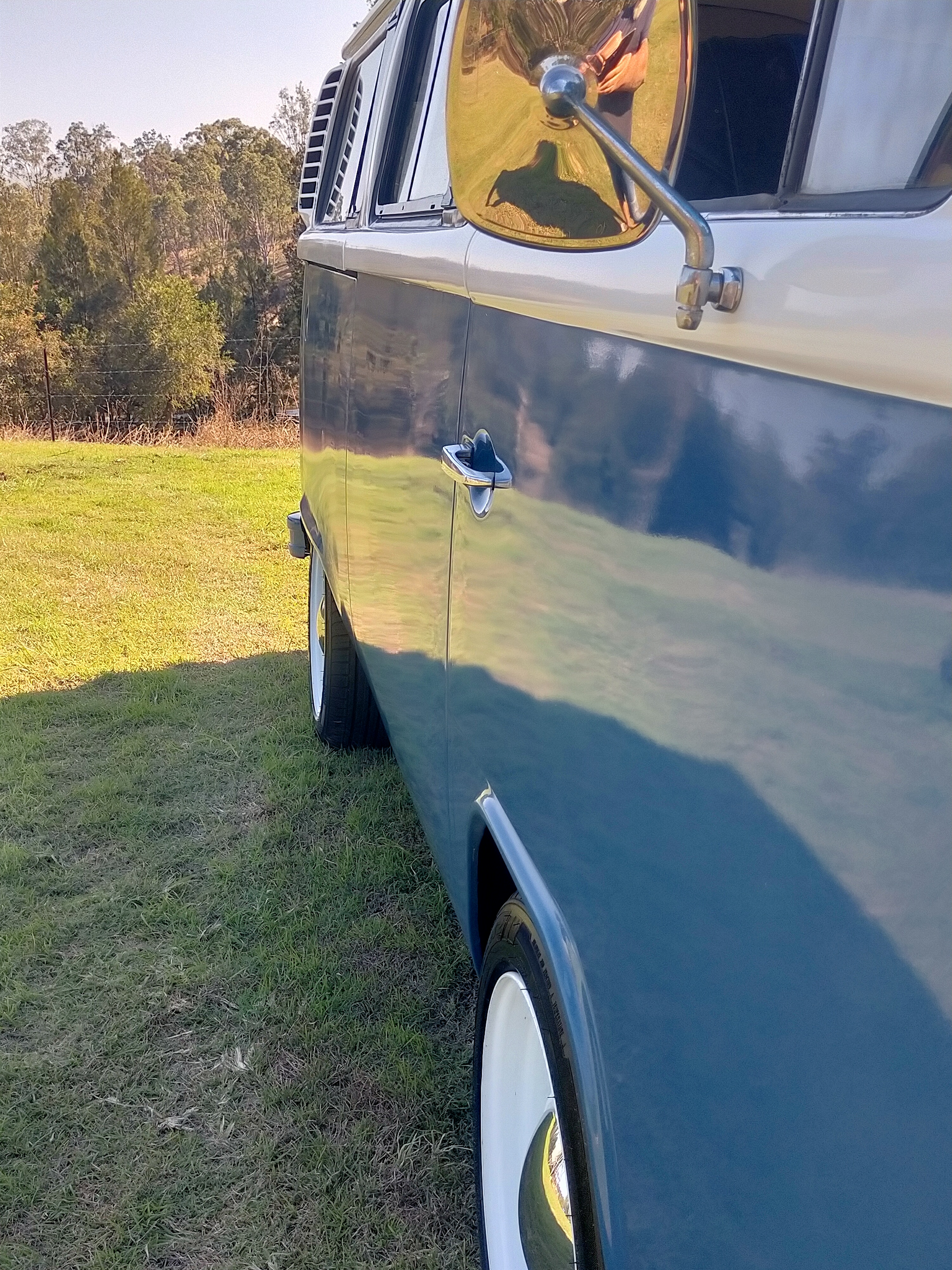 1975 VOLKSWAGEN KOMBI VAN