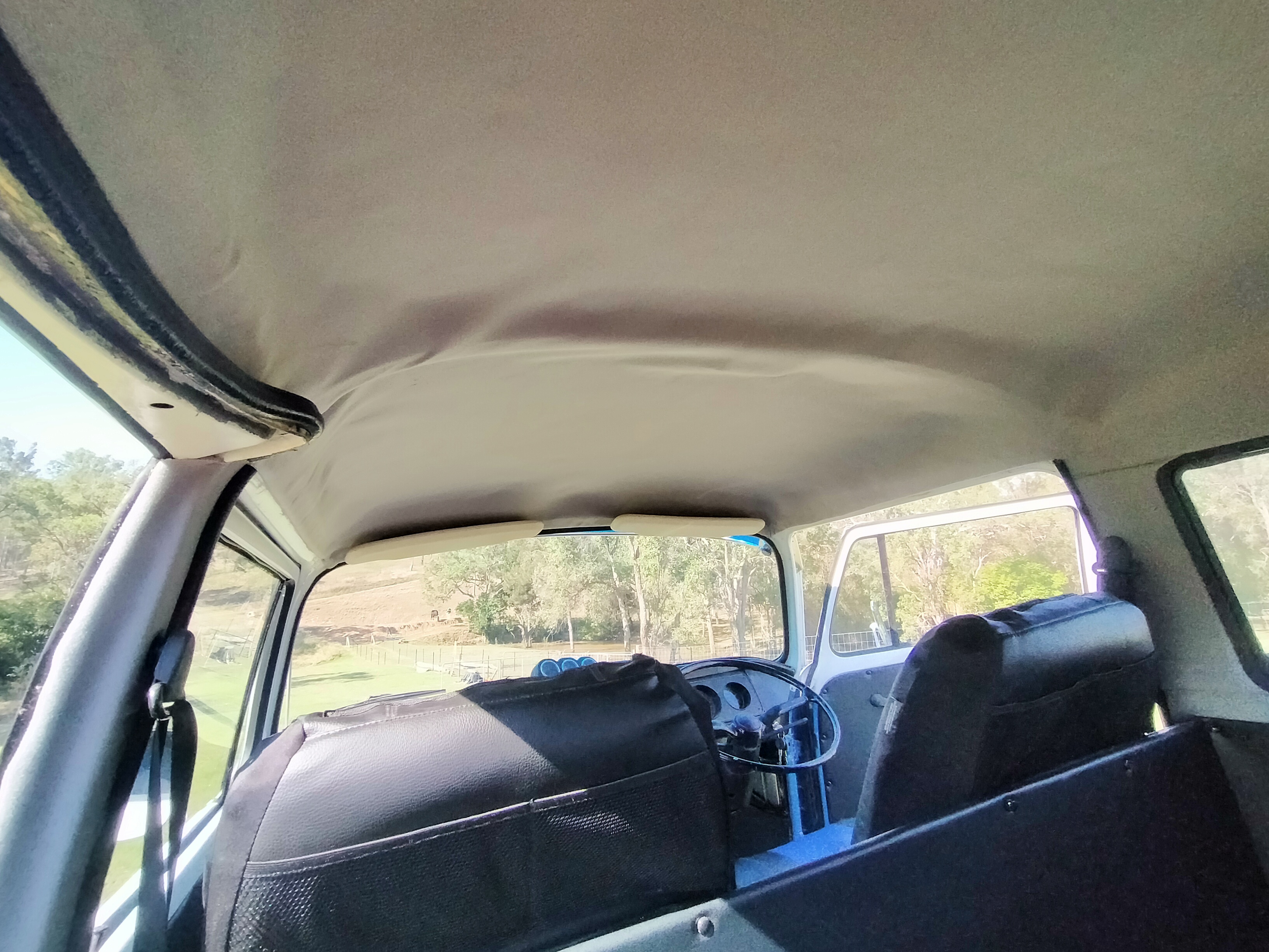 1975 VOLKSWAGEN KOMBI VAN