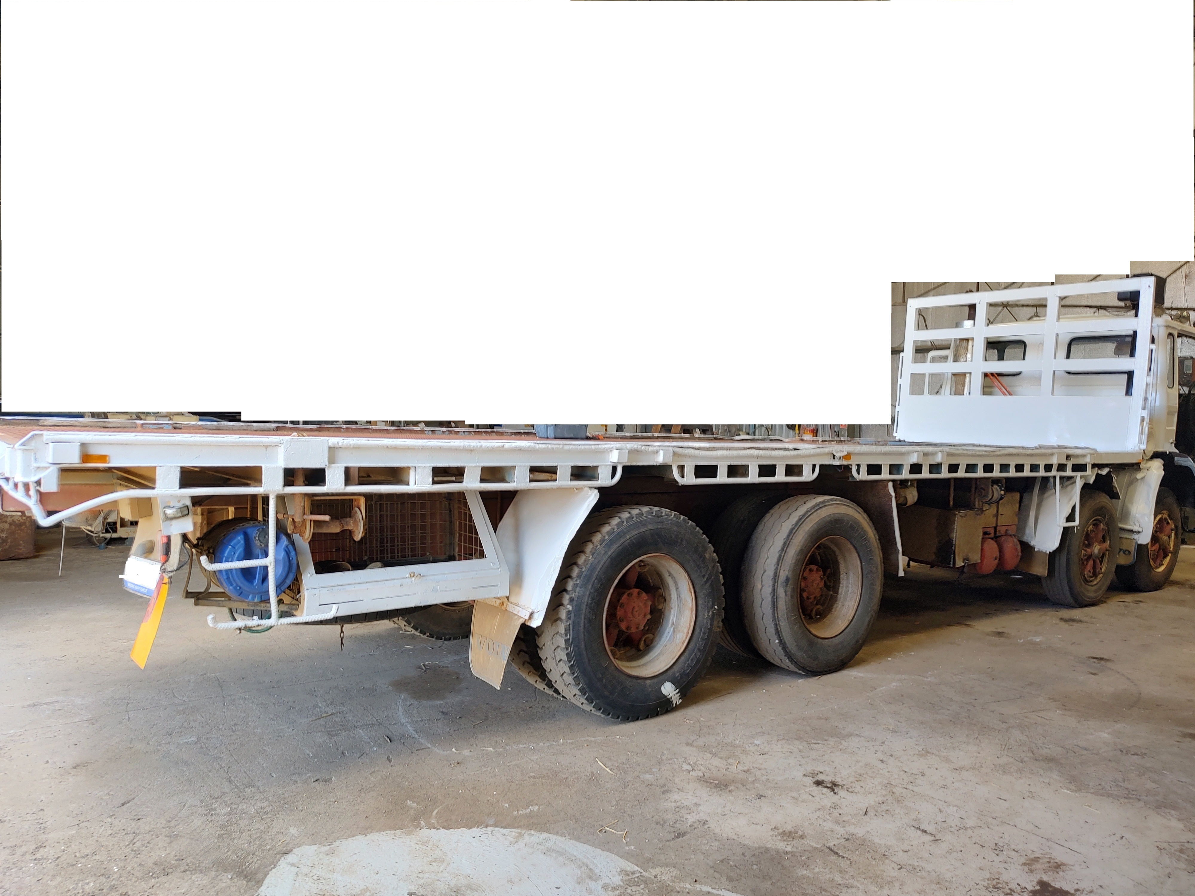 1982 VOLVO F7 HR TRUCK